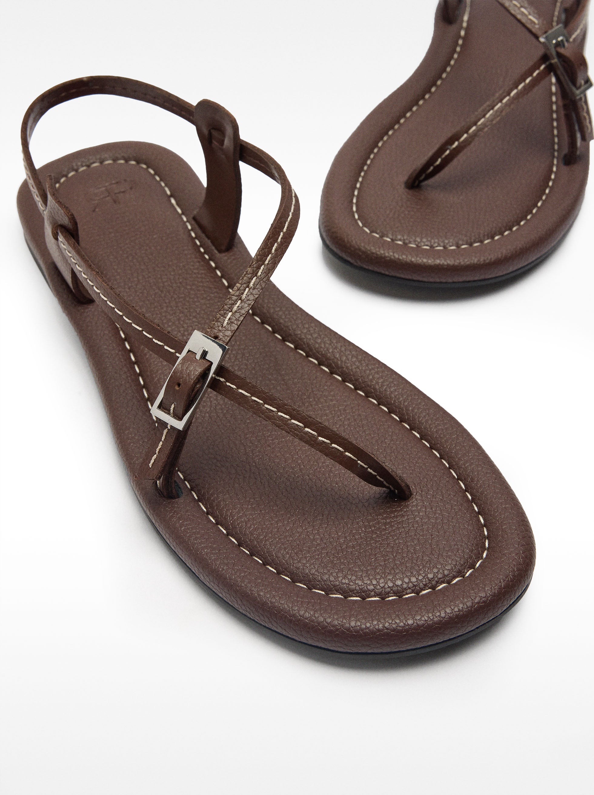 Sandalias Planas De Piel Con Tiras Finas