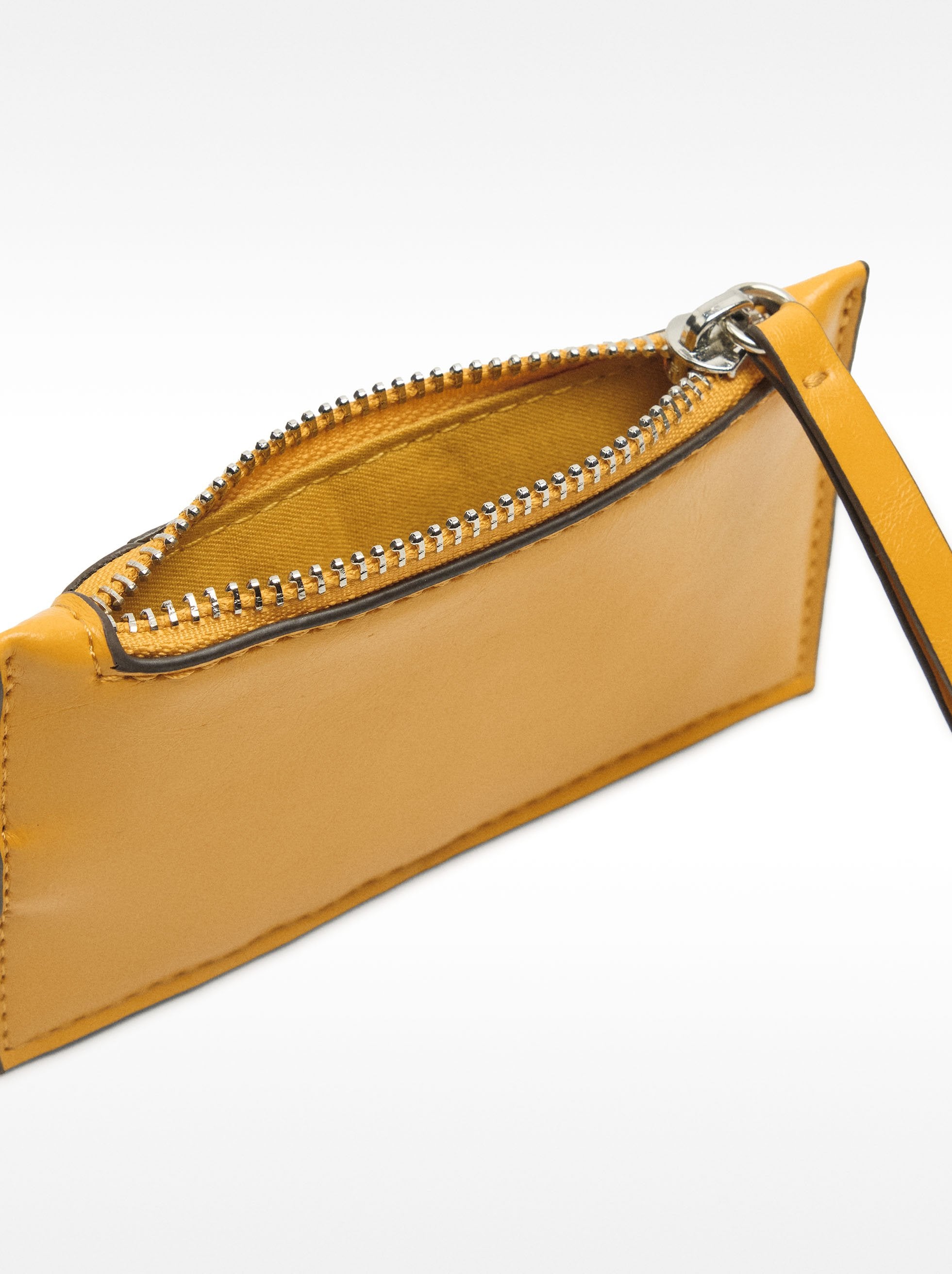 Cartera Lisa Con Llavero