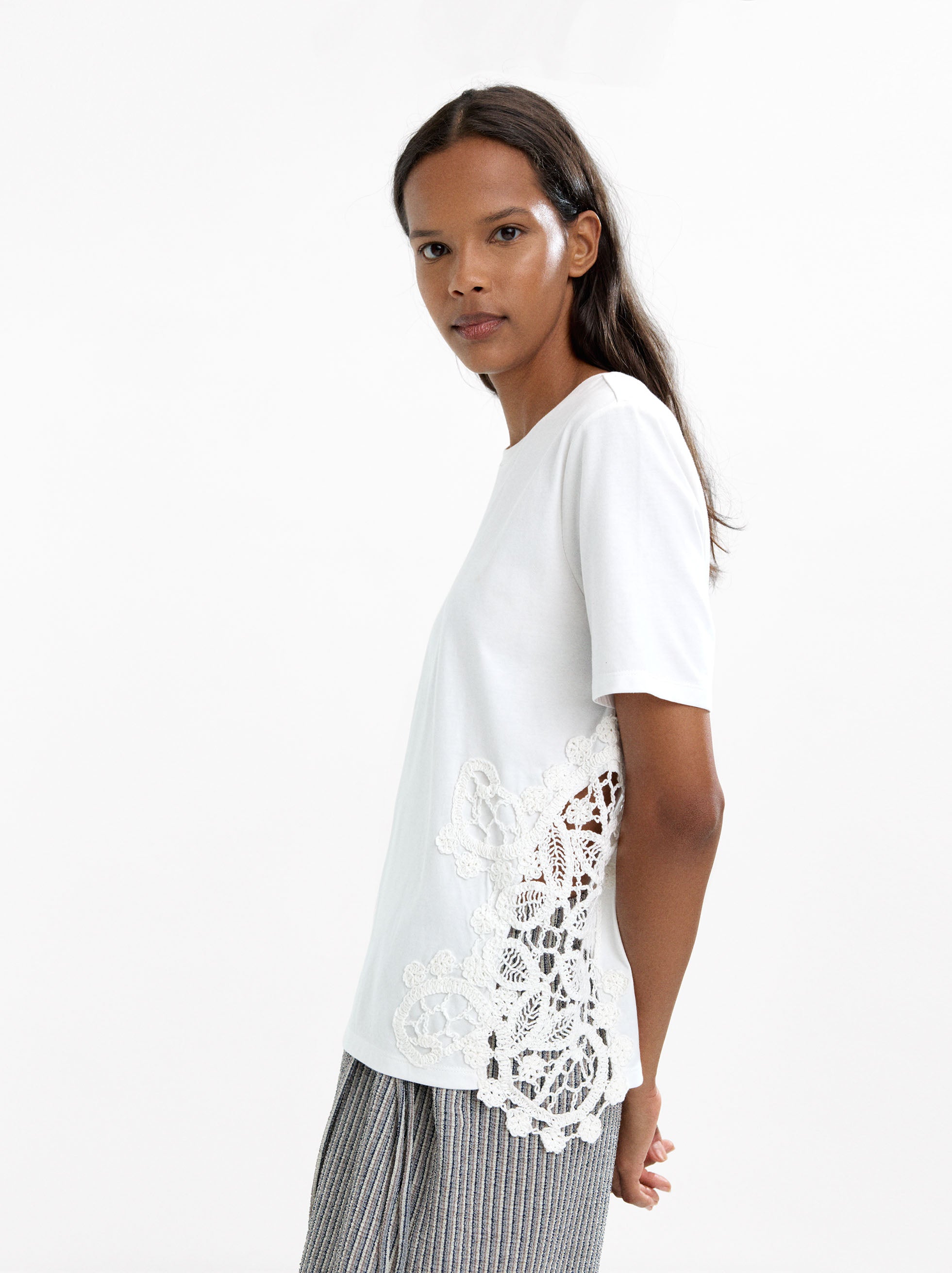 Camiseta 100% Algodón Con Bordado