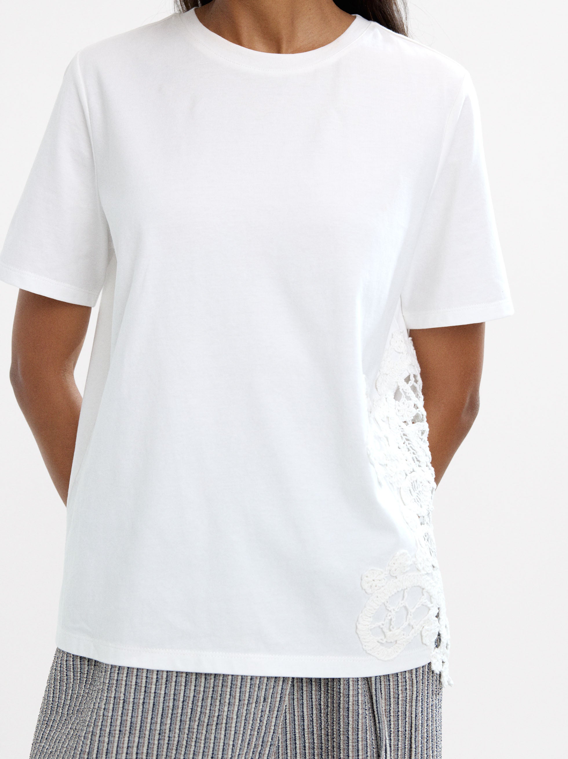 Camiseta 100% Algodón Con Bordado