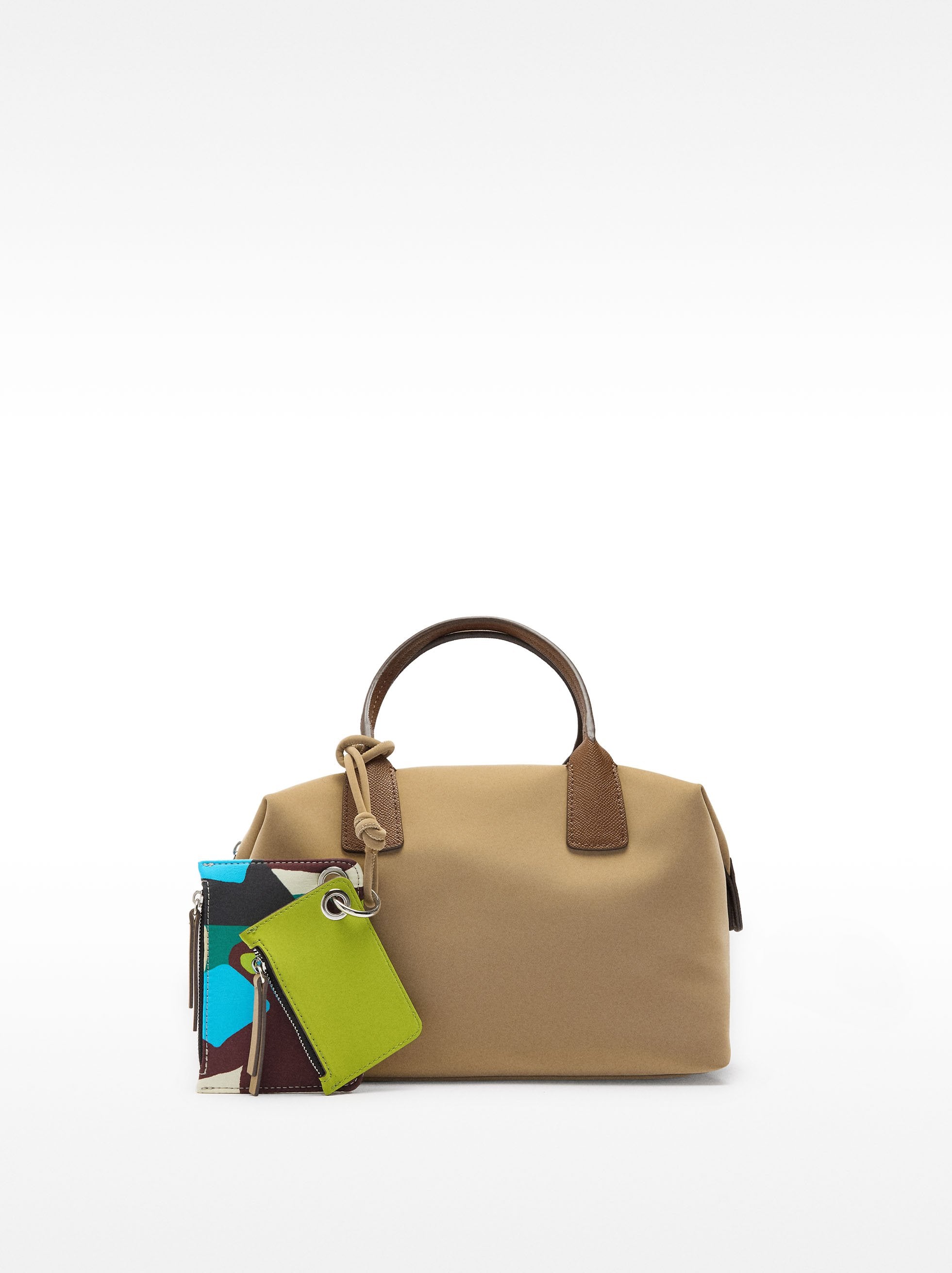 Bolso Tote Textura Suave Con Colgante M