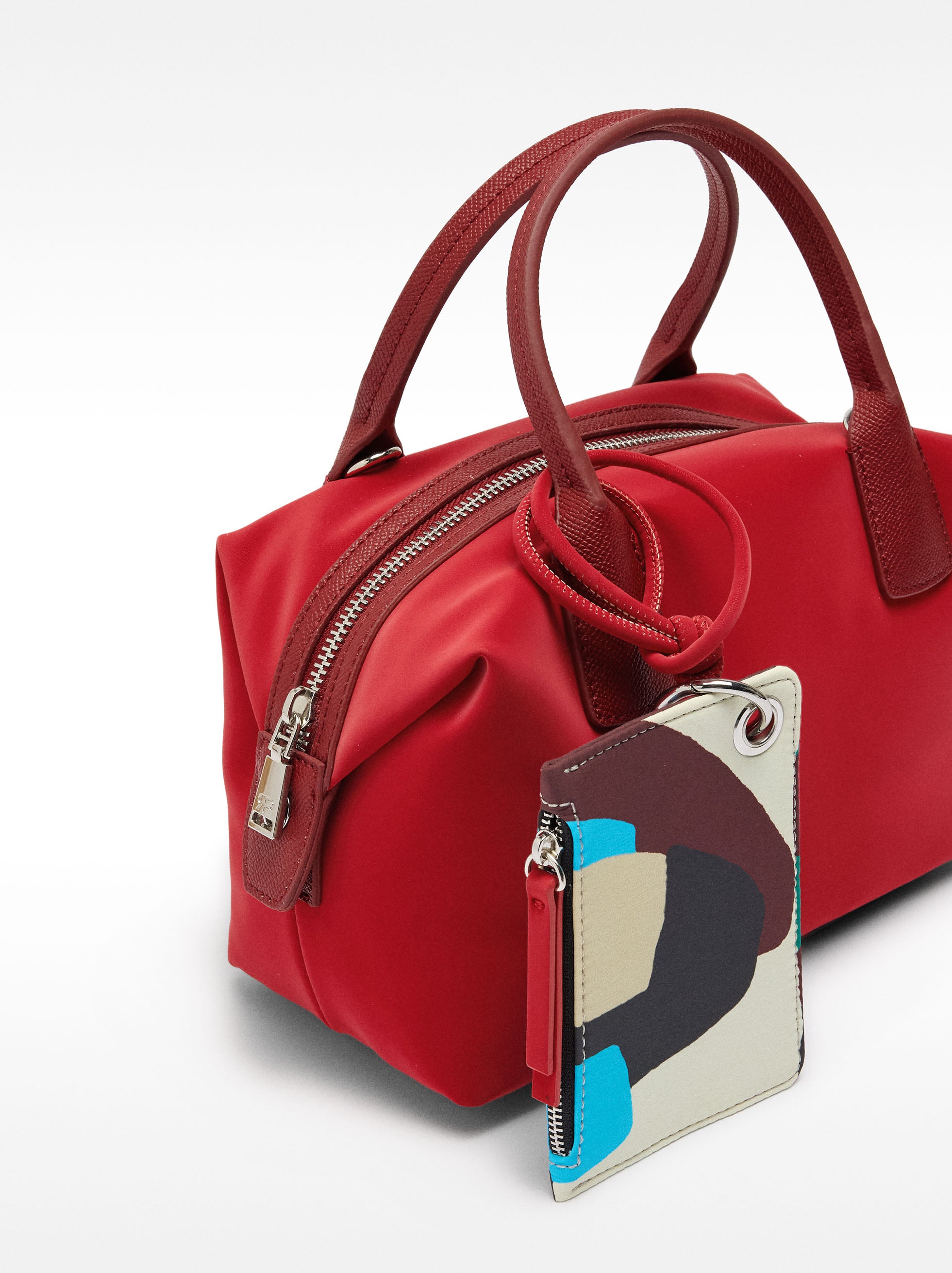 Bolso Tote  Textura Suave Con Colgante