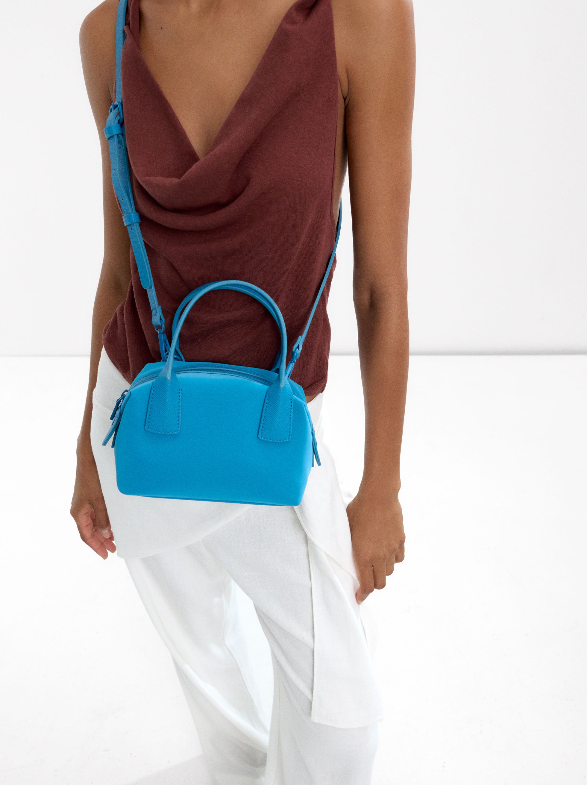 Bolso Tote Textura Suave Con Bandolera