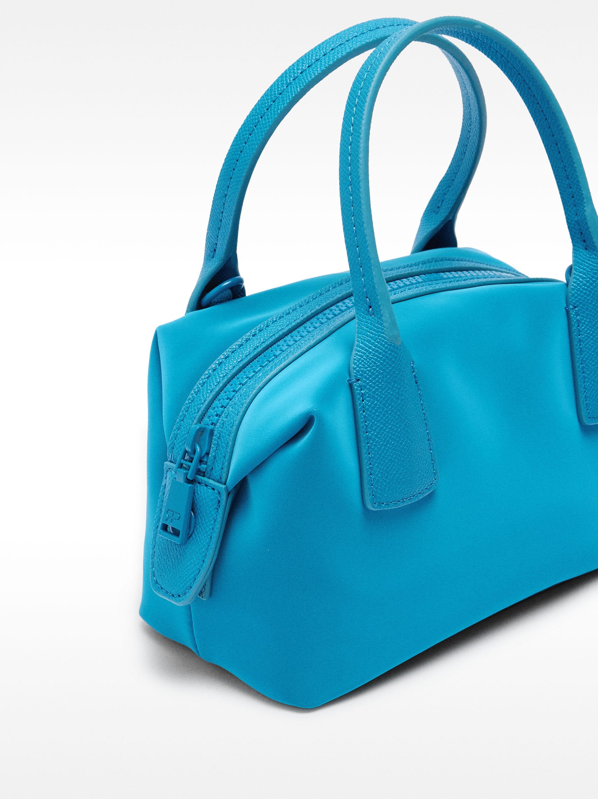 Bolso Tote Textura Suave Con Bandolera