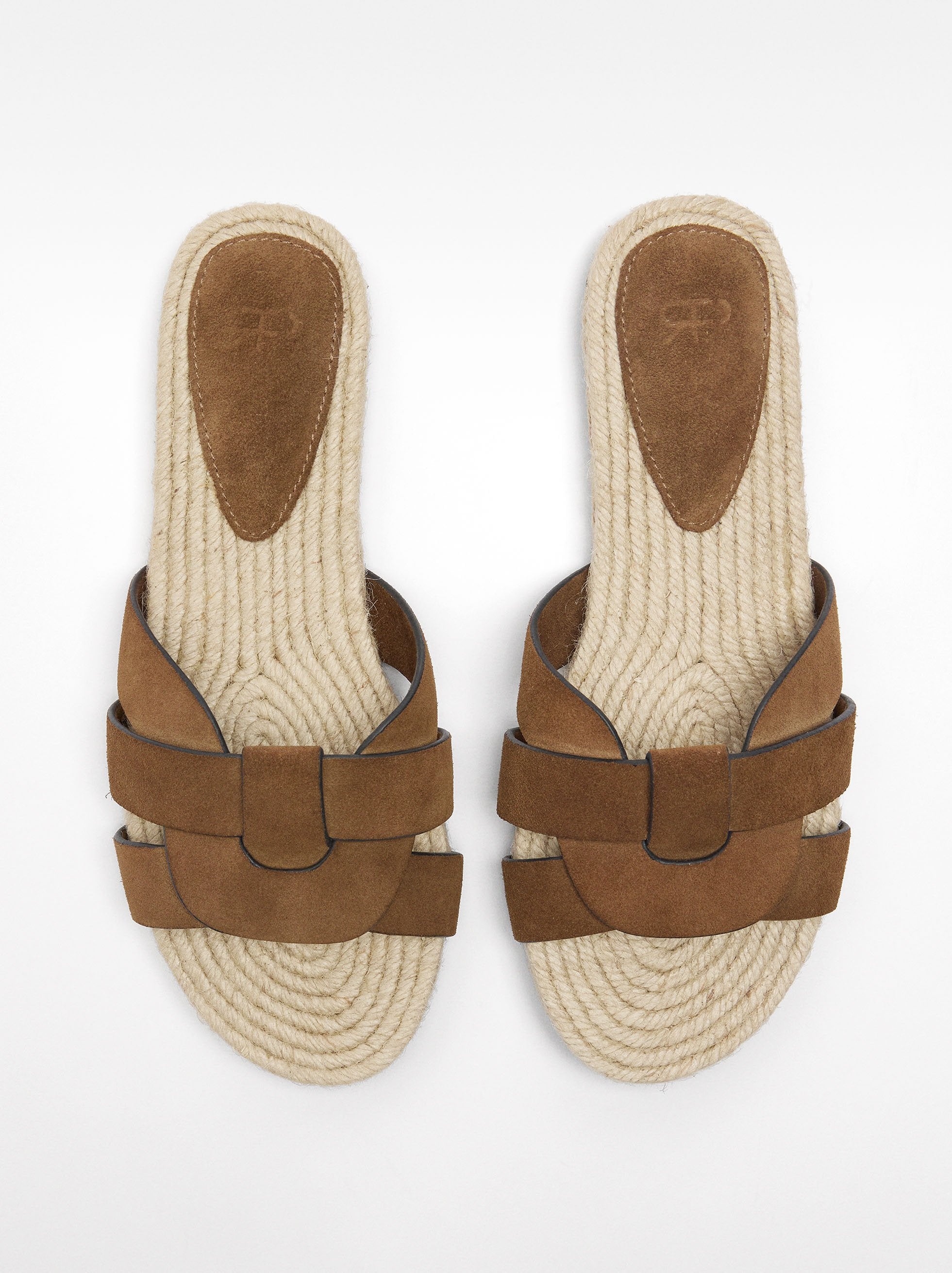 Sandalias Planas De Piel Con Tiras Cruzadas