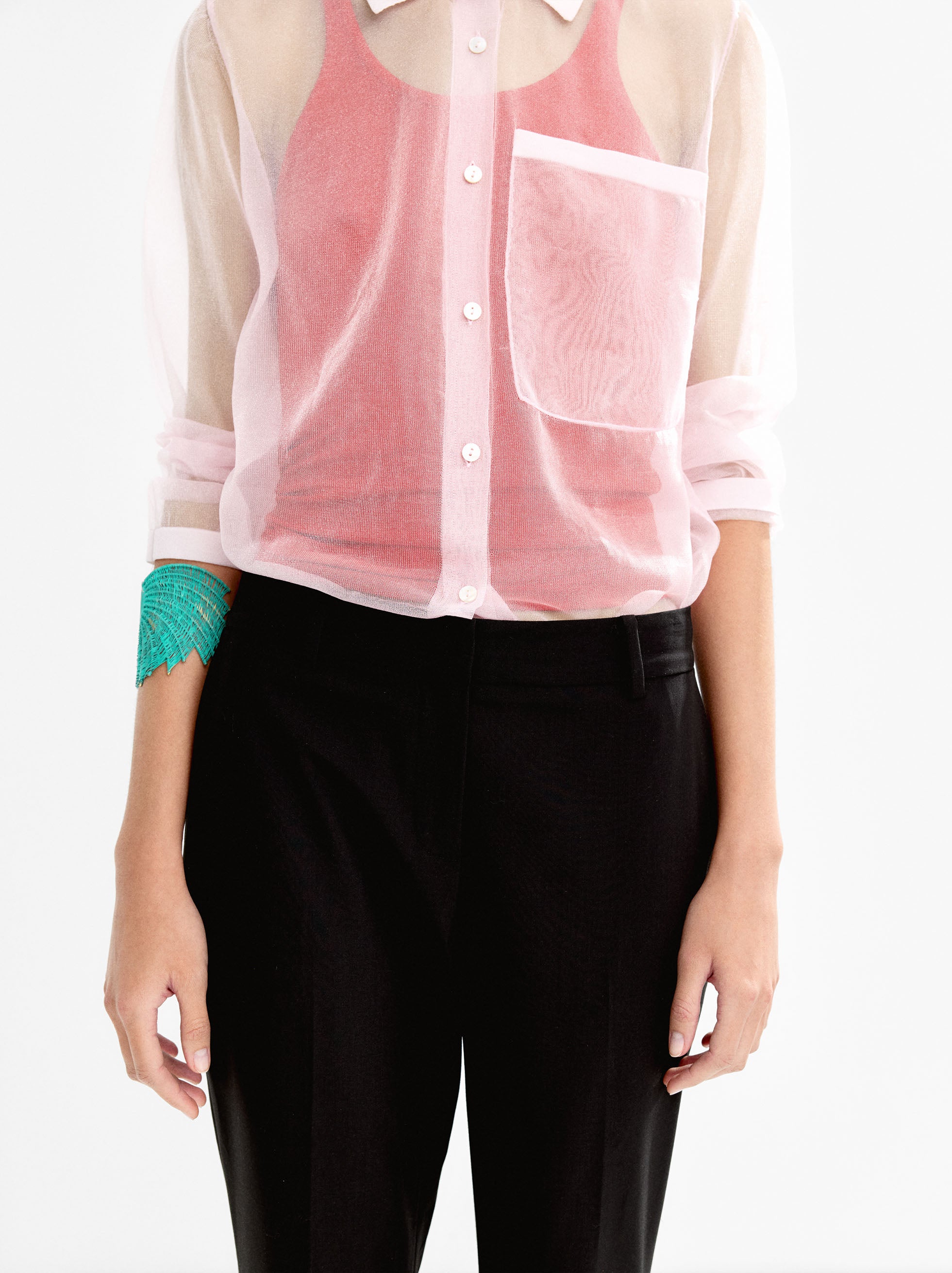 Camisa Semitransparente Con Bolsillo