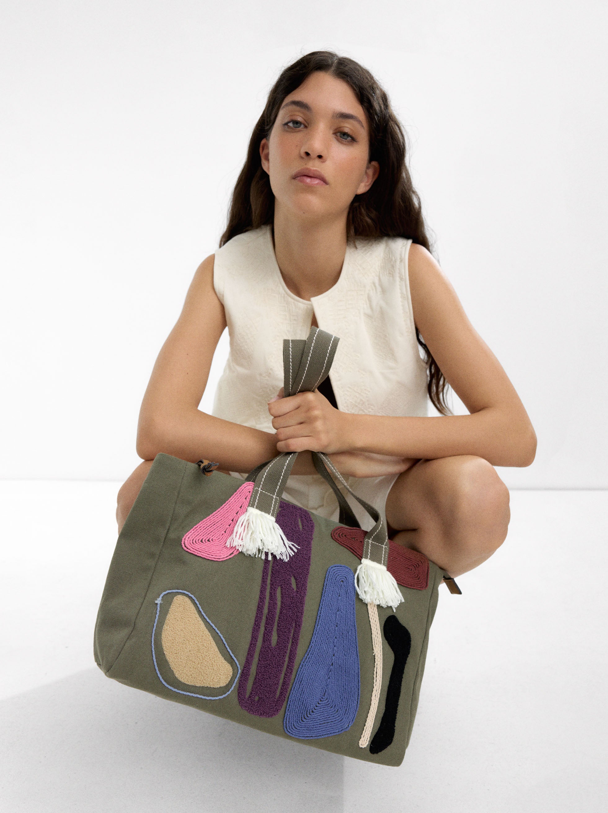 Bolso Shopper De Tejido Aplicaciones Multicolor