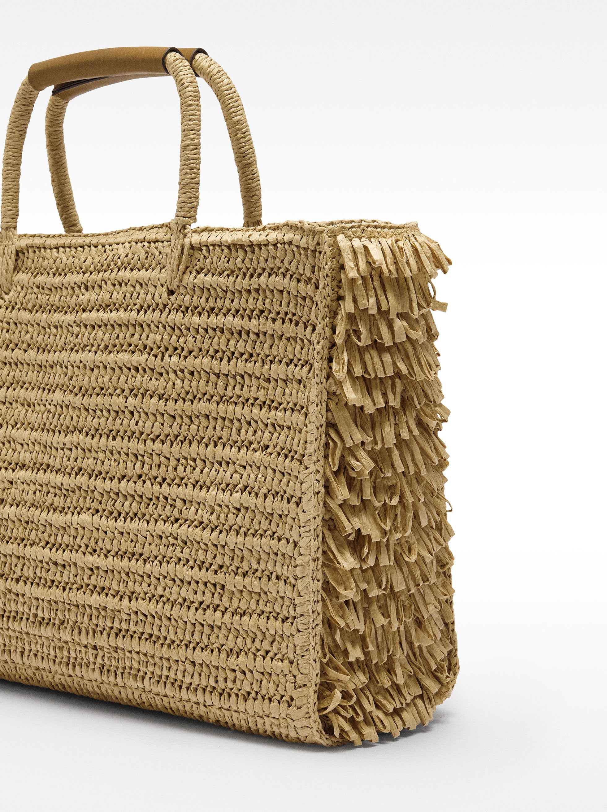 Bolso Shopper Efecto Rafia Con Flecos