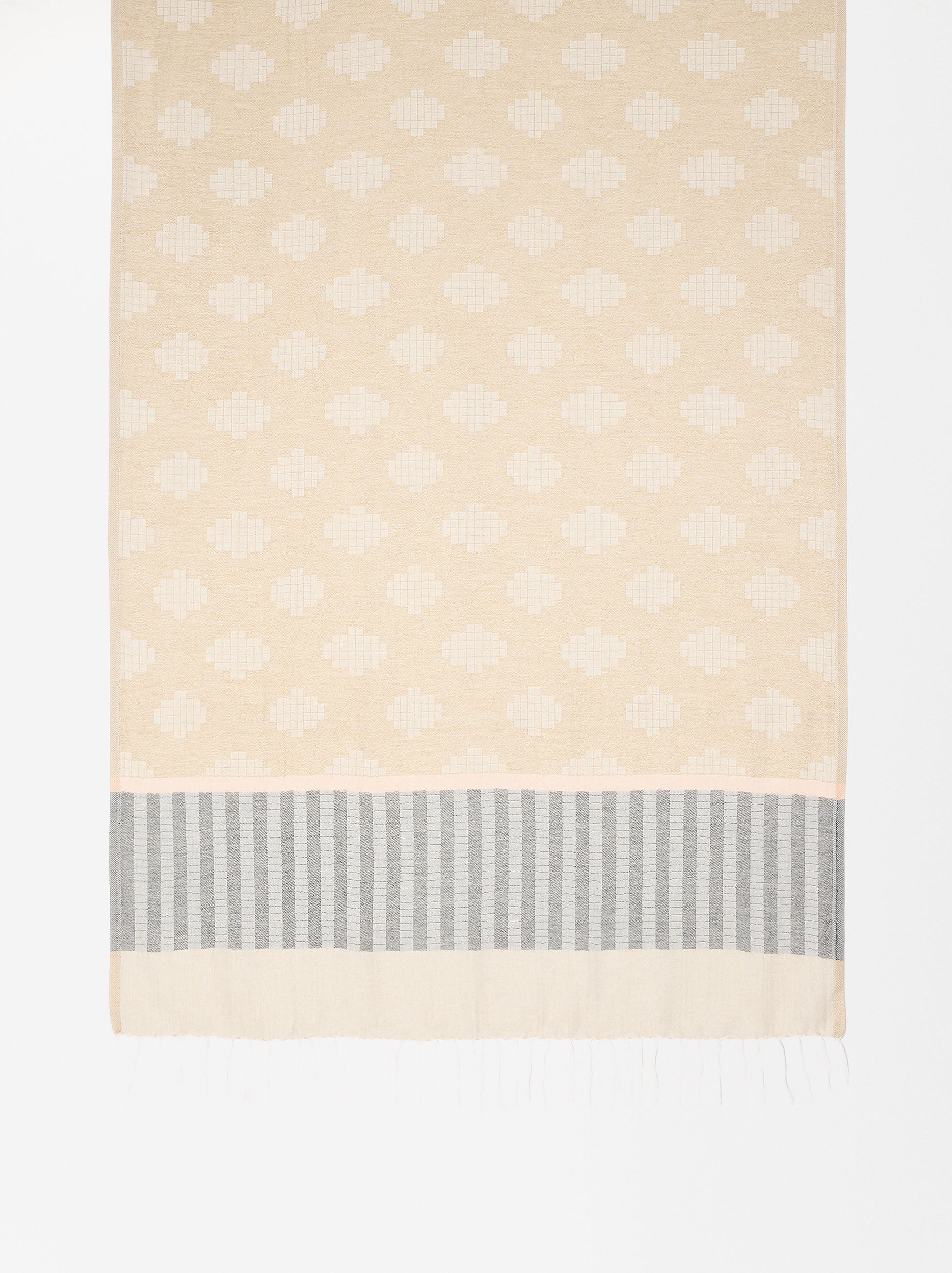 Bufanda Con Estampado Y Flecos