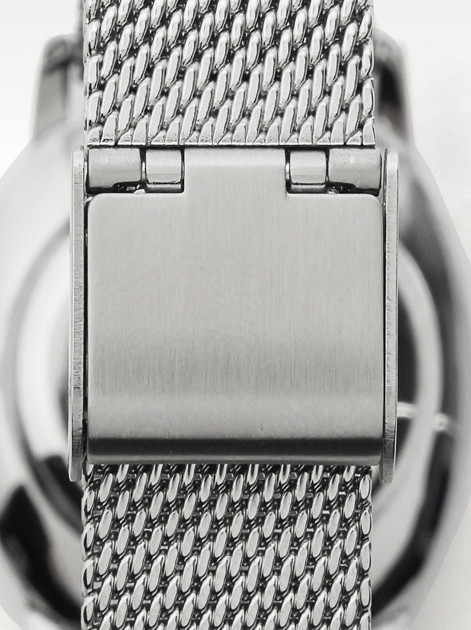 Reloj Ovalado Con Malla Metálica De Acero Inoxidable