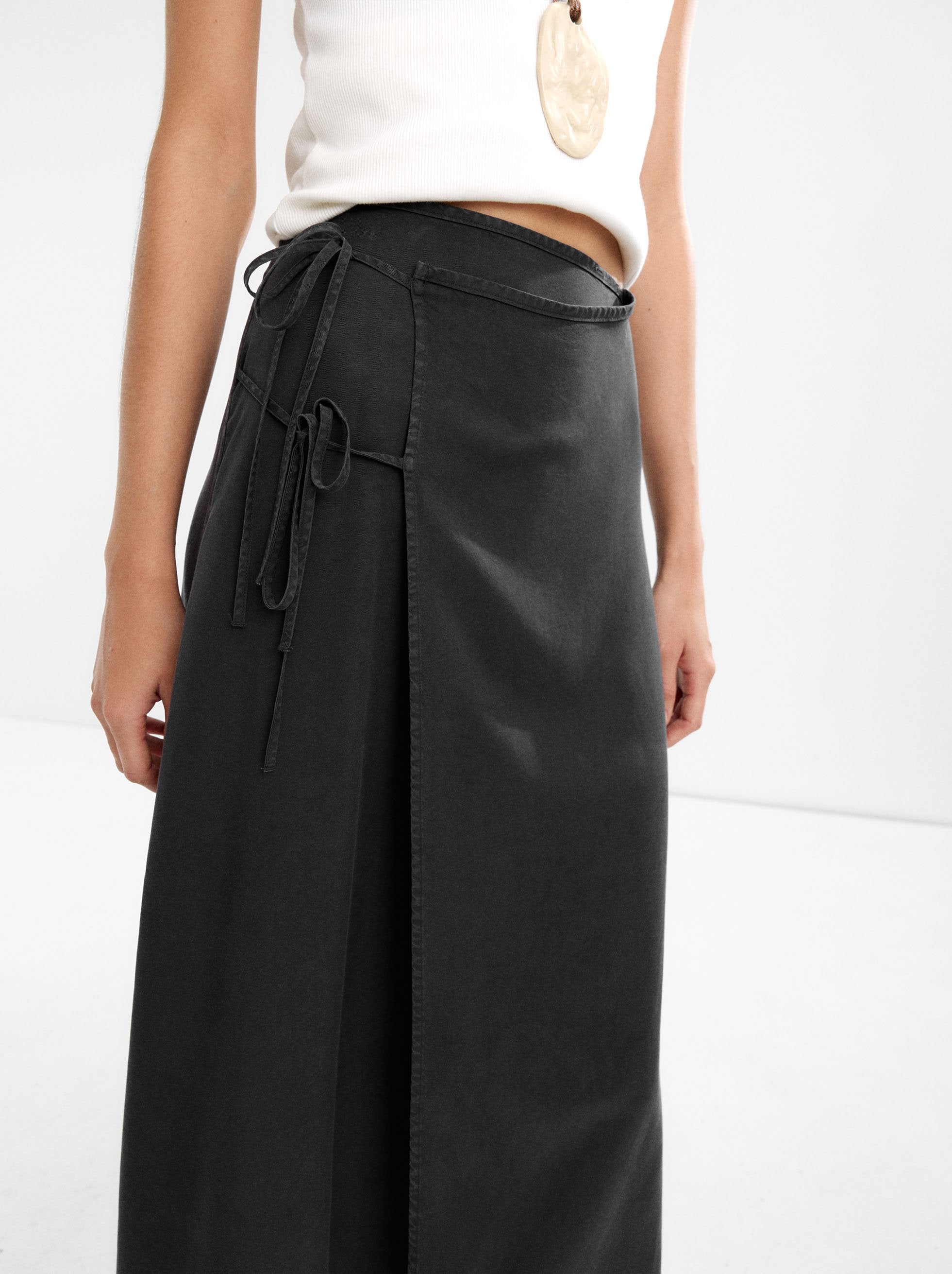 Falda Midi Con Cruce 100% Lyocell