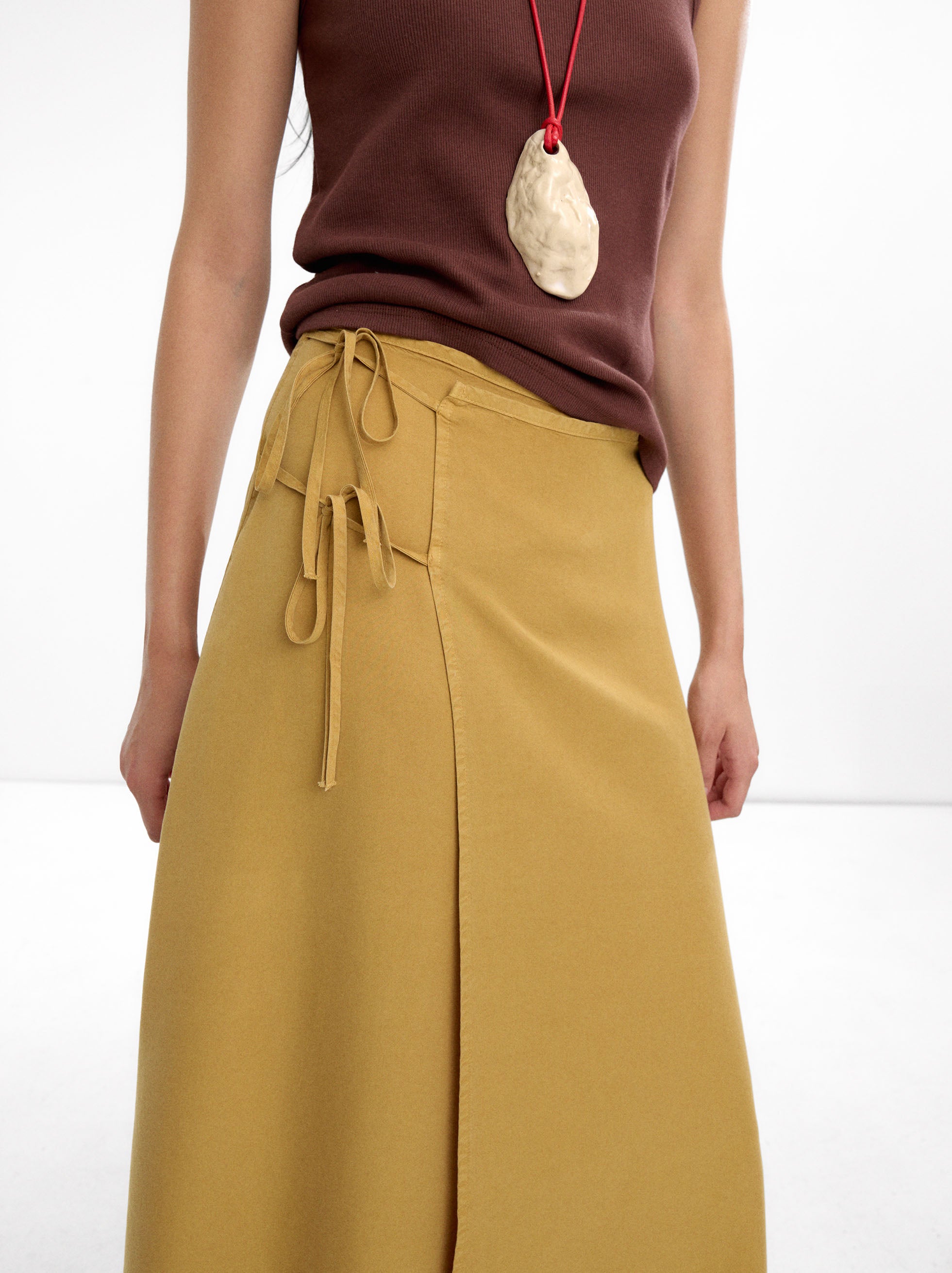 Falda Midi Con Cruce 100% Lyocell