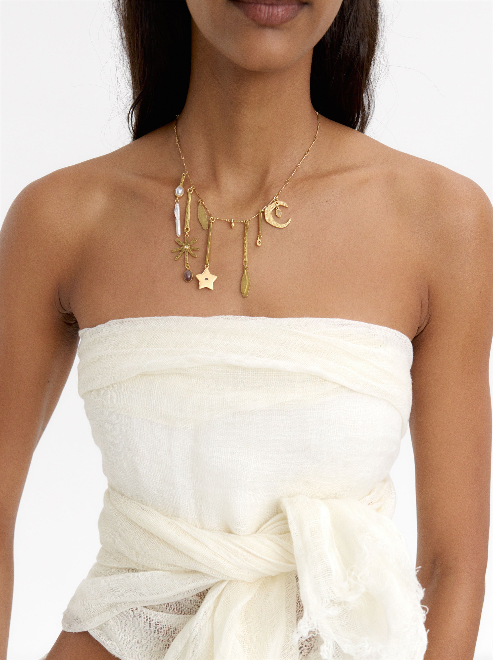 Collar Con Colgantes Y Piedras