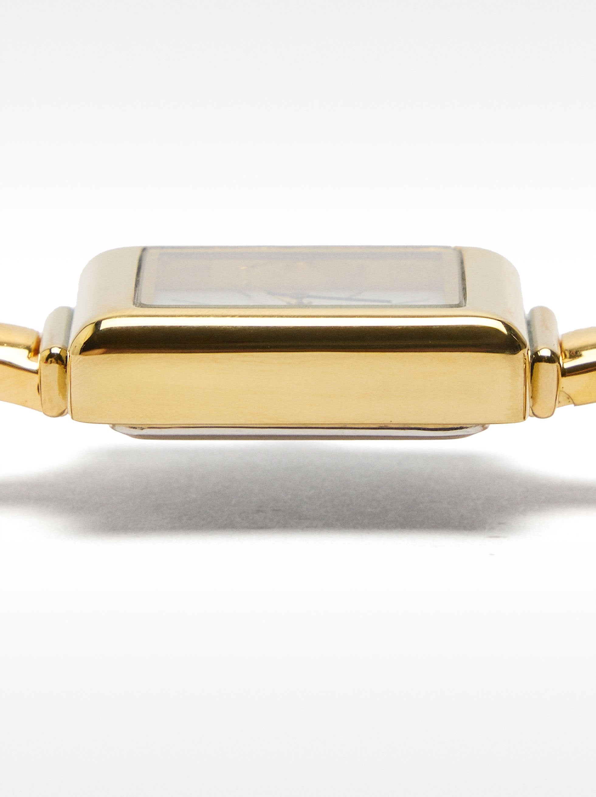 Reloj Cuadrado Dorado