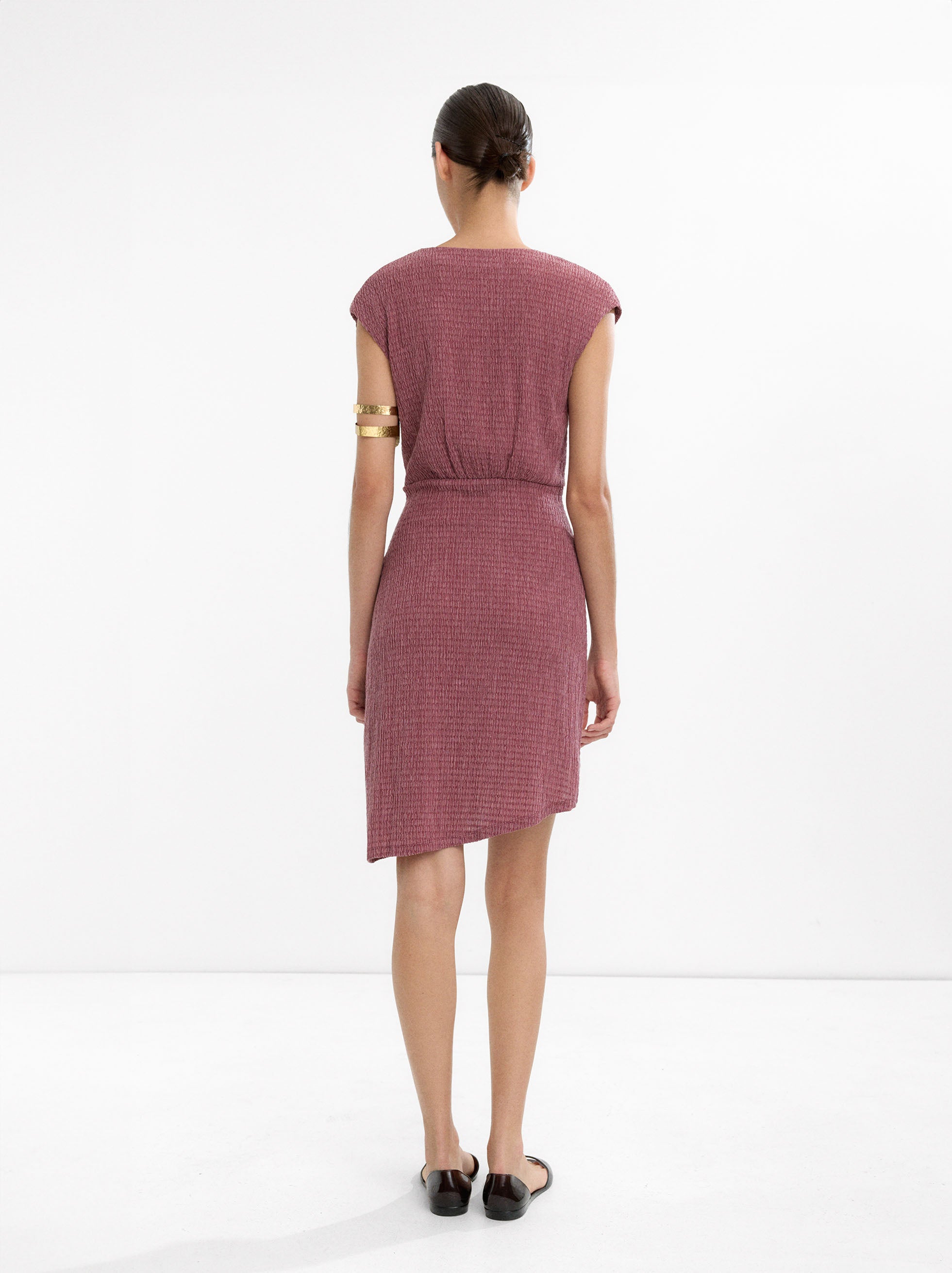 Vestido Corto Con Drapeado