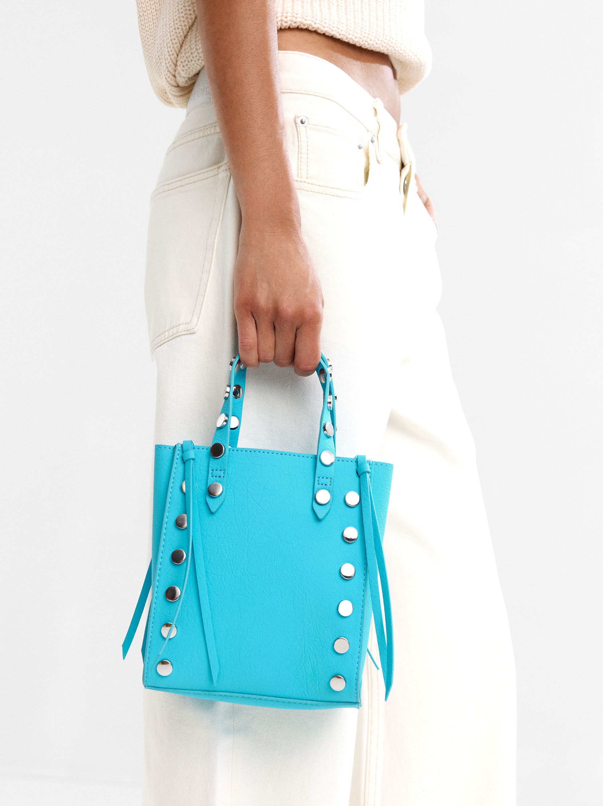 Bolso Tote Con Tachuelas