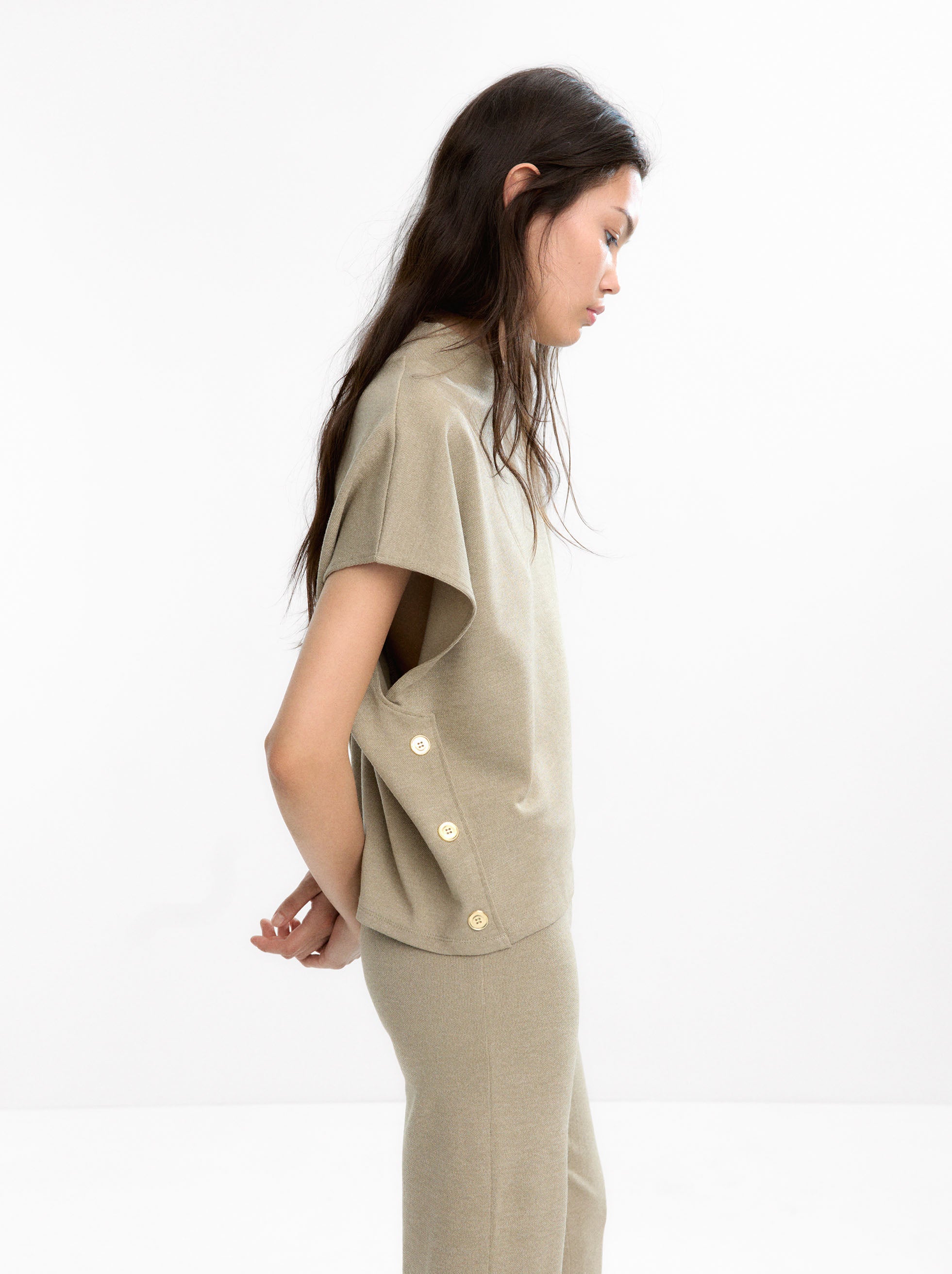 Camiseta Con Botones Laterales