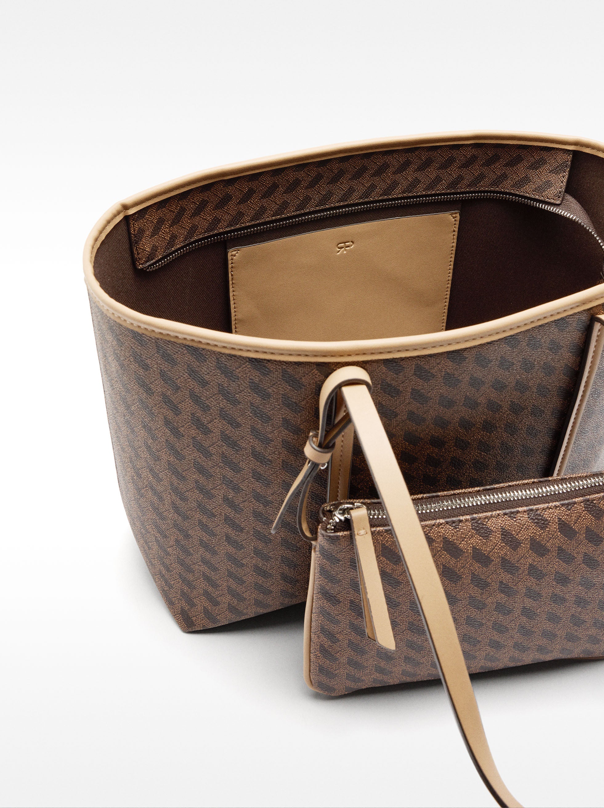 Bolso Shopper Con Colgante