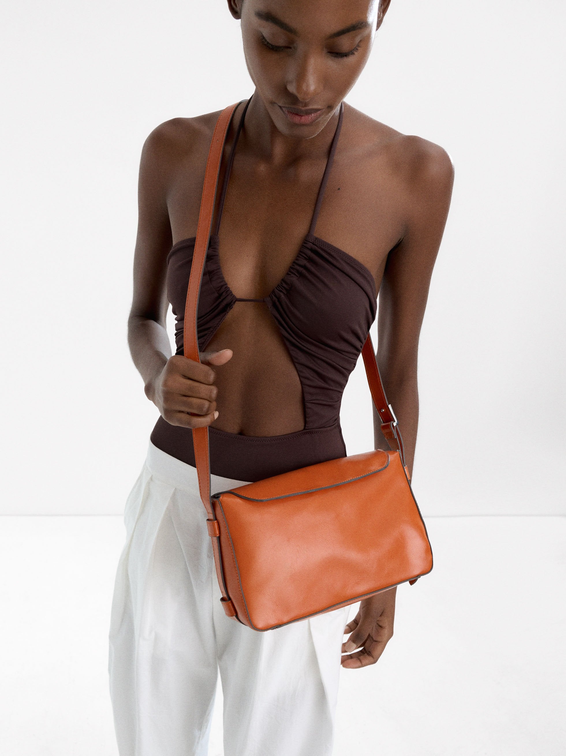 Bolso Bandolera Con Solapa