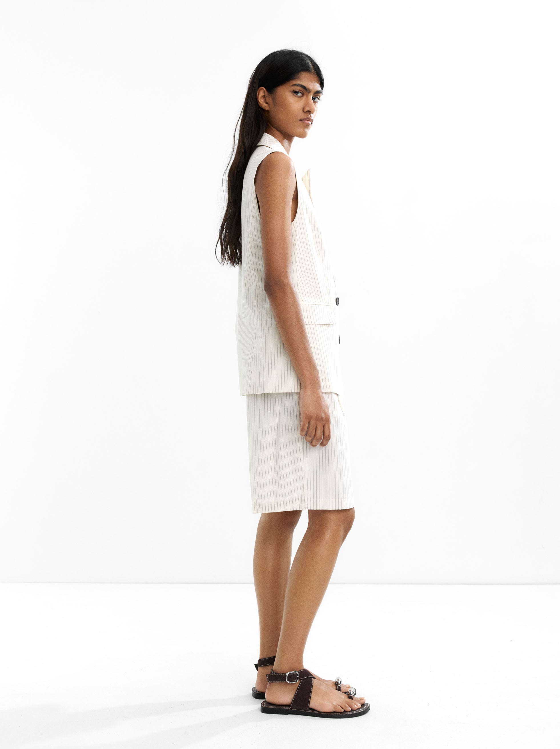 Bermuda A Rayas Con Pliegues