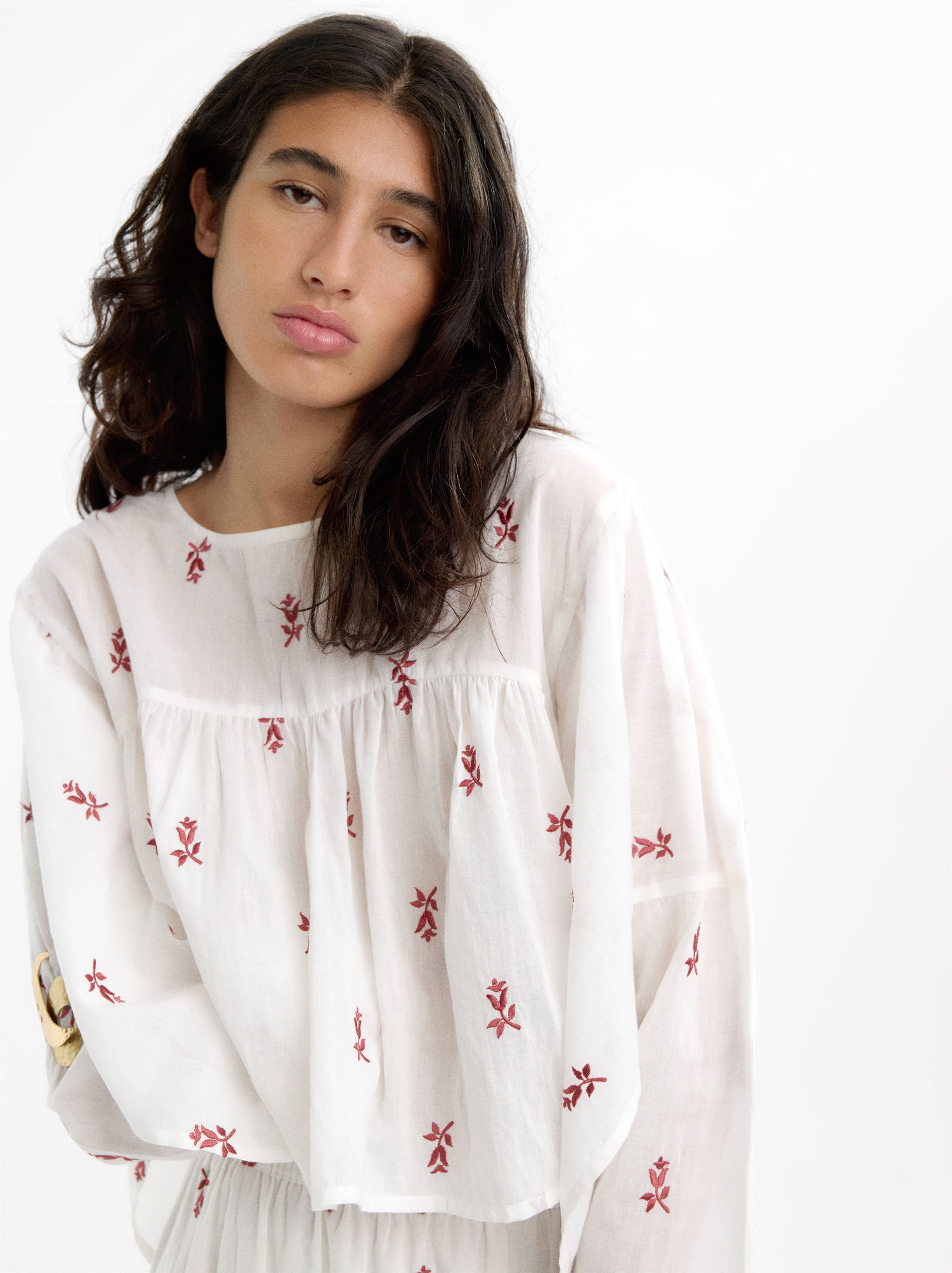 Blusa Con Bordado De 100% Algodón