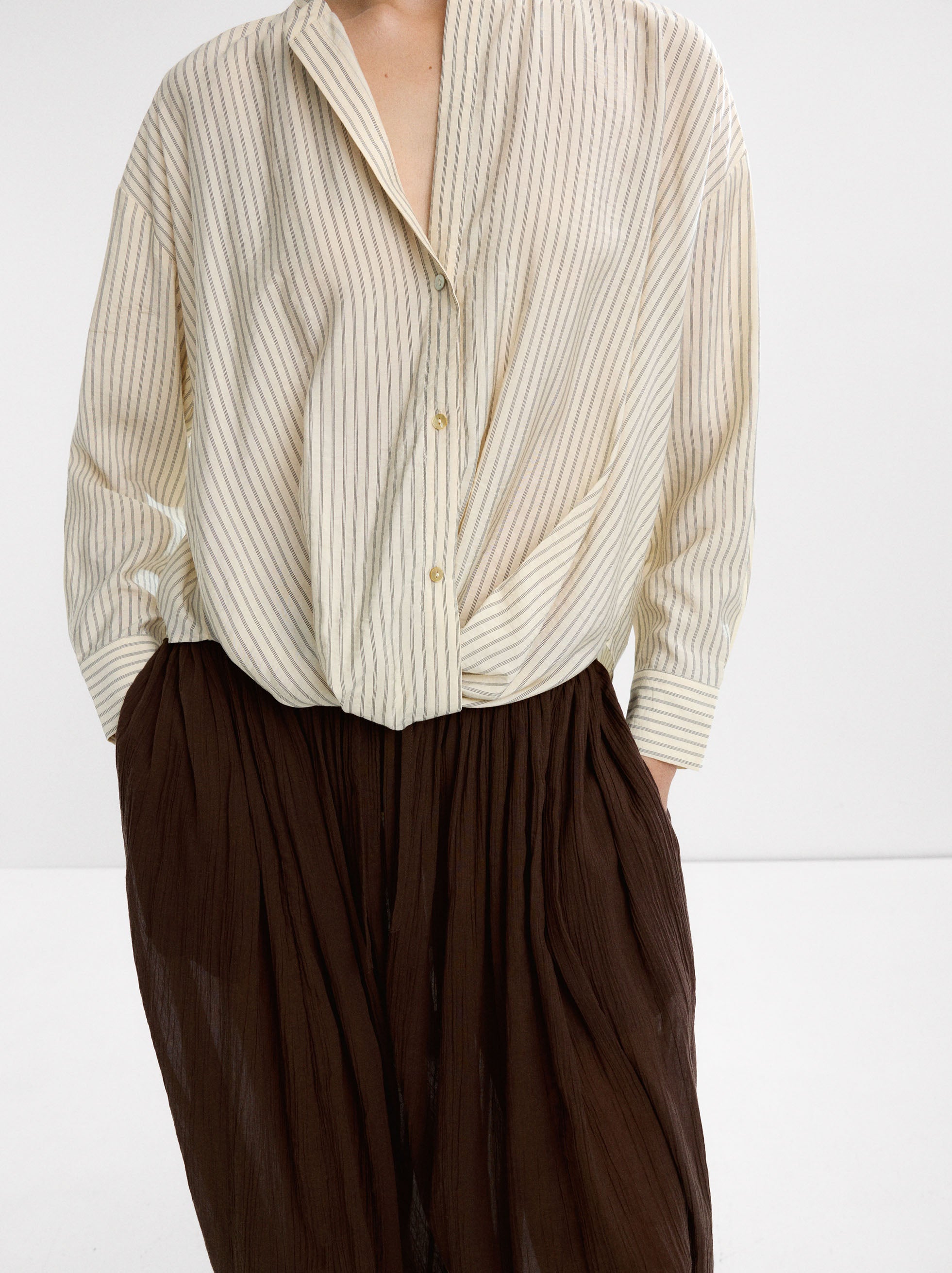 Camisa A Rayas Con Cuello Mao