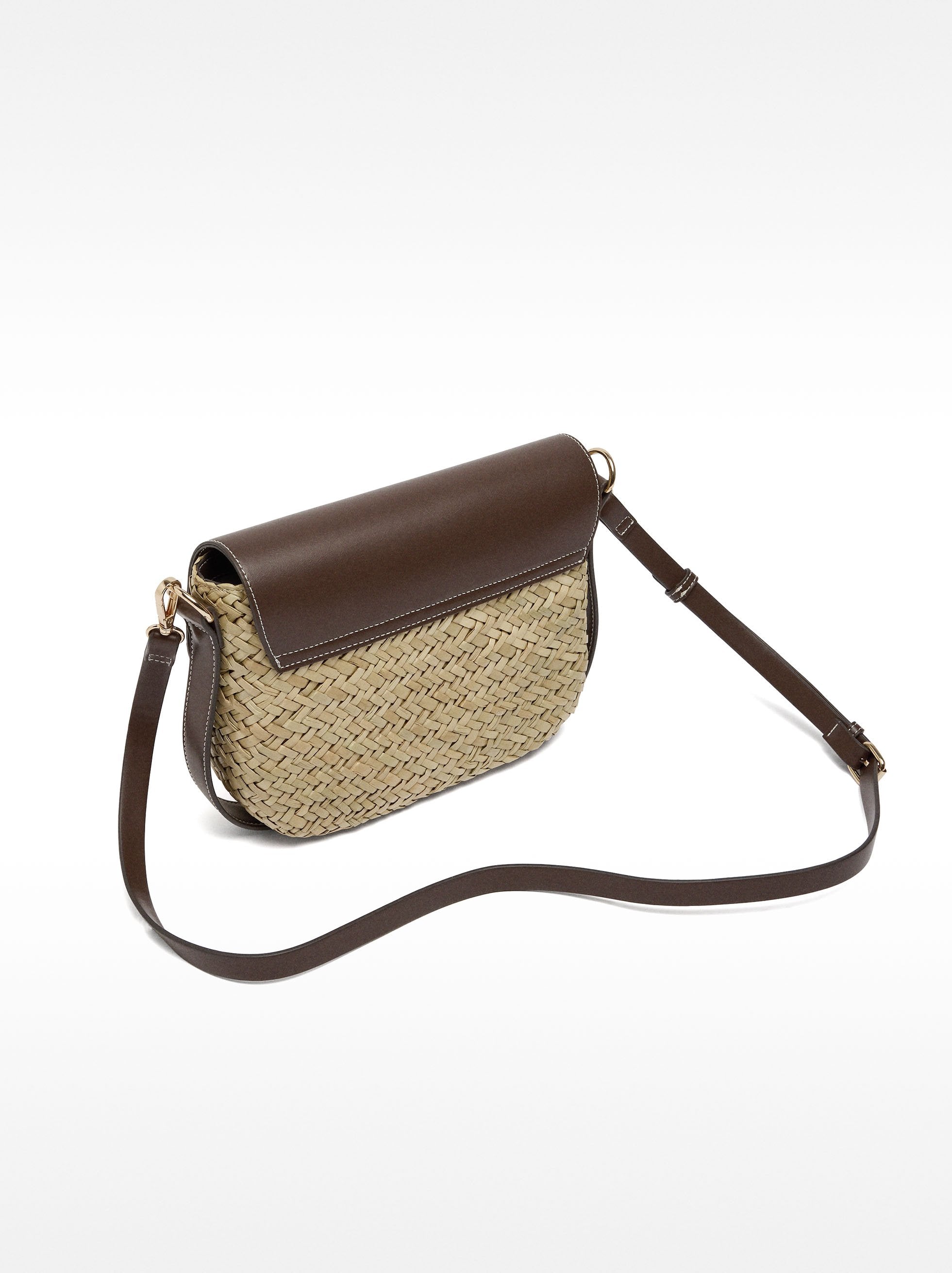 Bolso Bandolera De Rafia Con Solapa