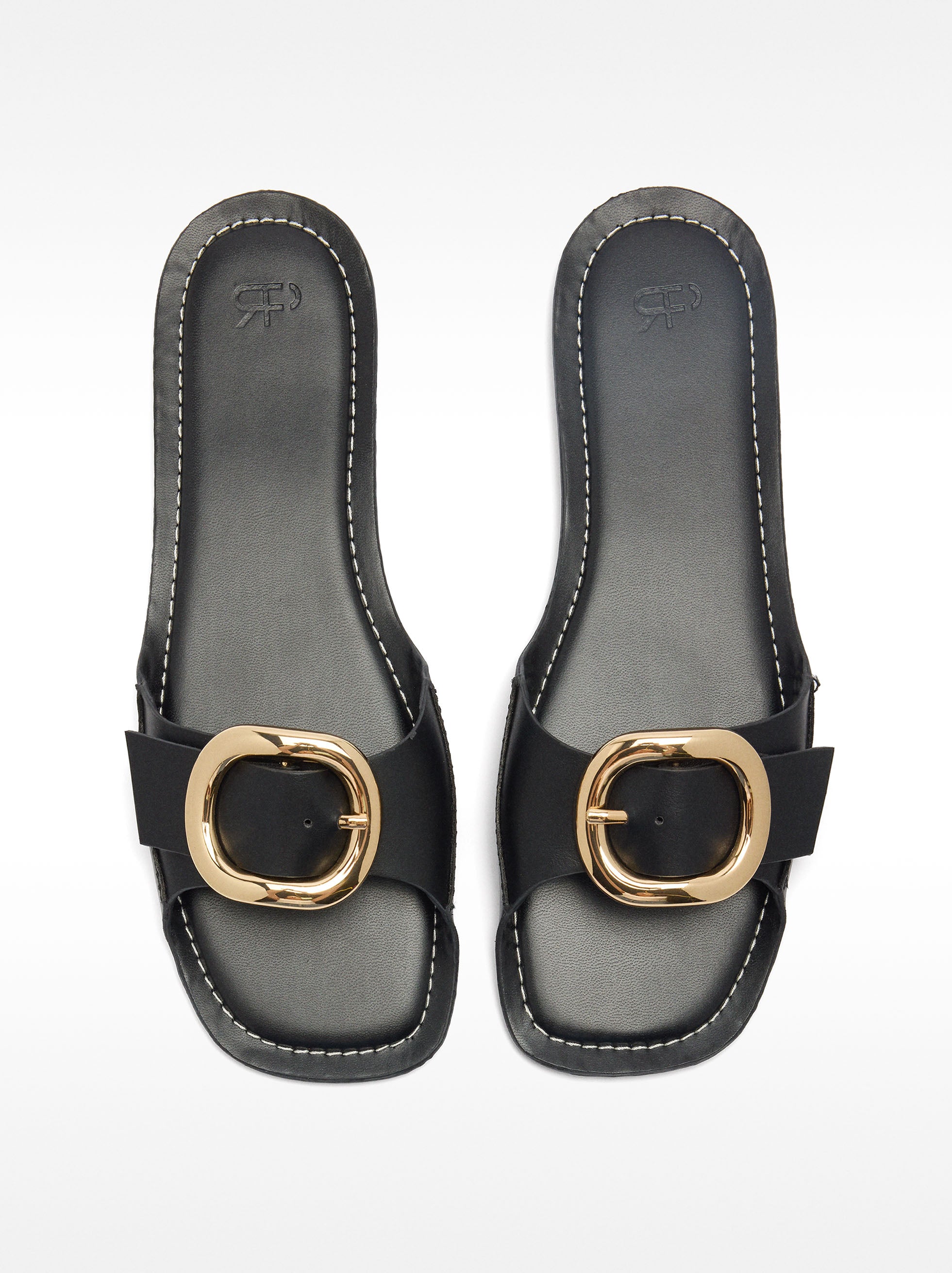 Sandalias Rasas Con Hebilla