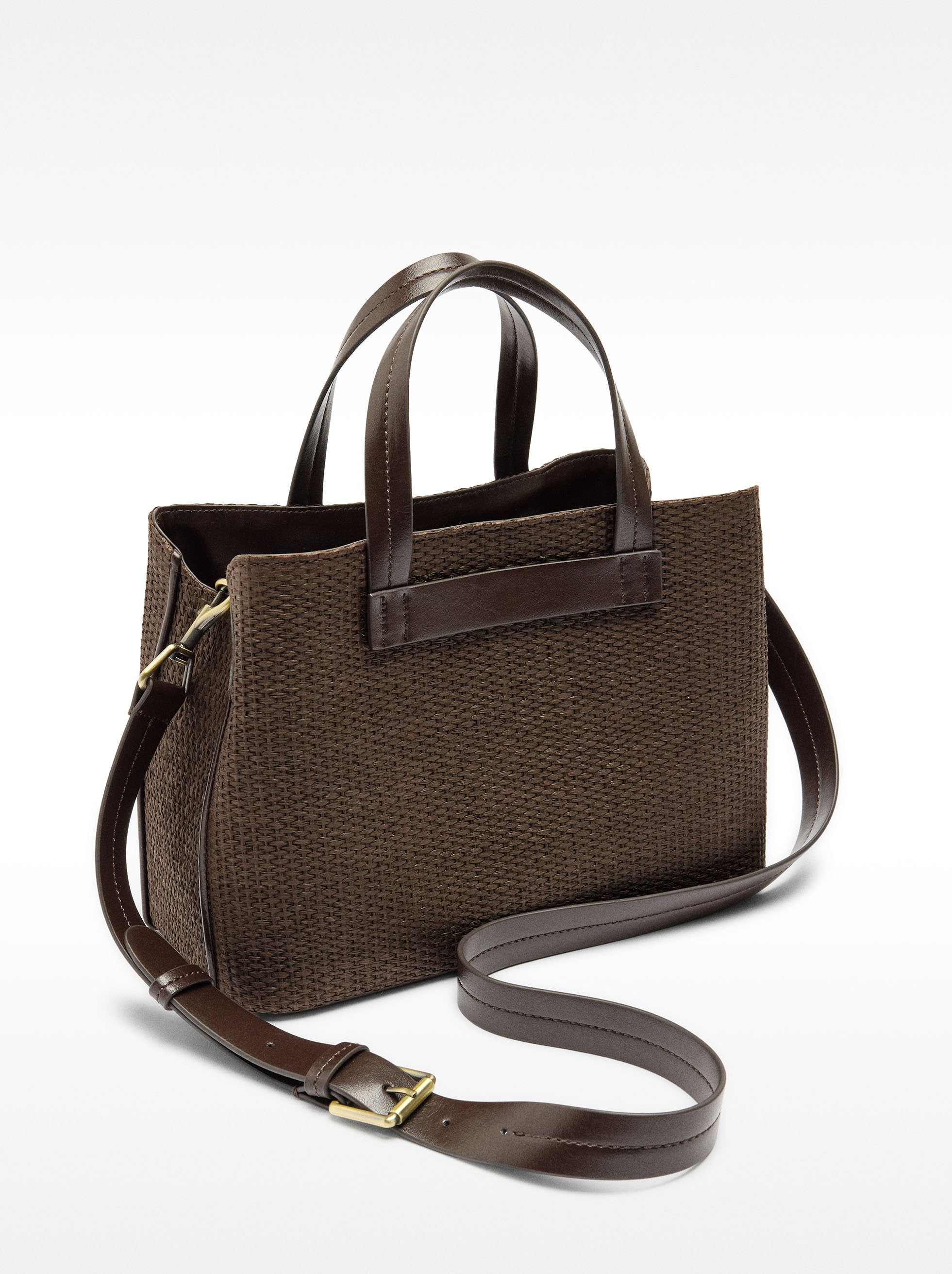 Bolso Tote De Efecto Rafia Con Colgante