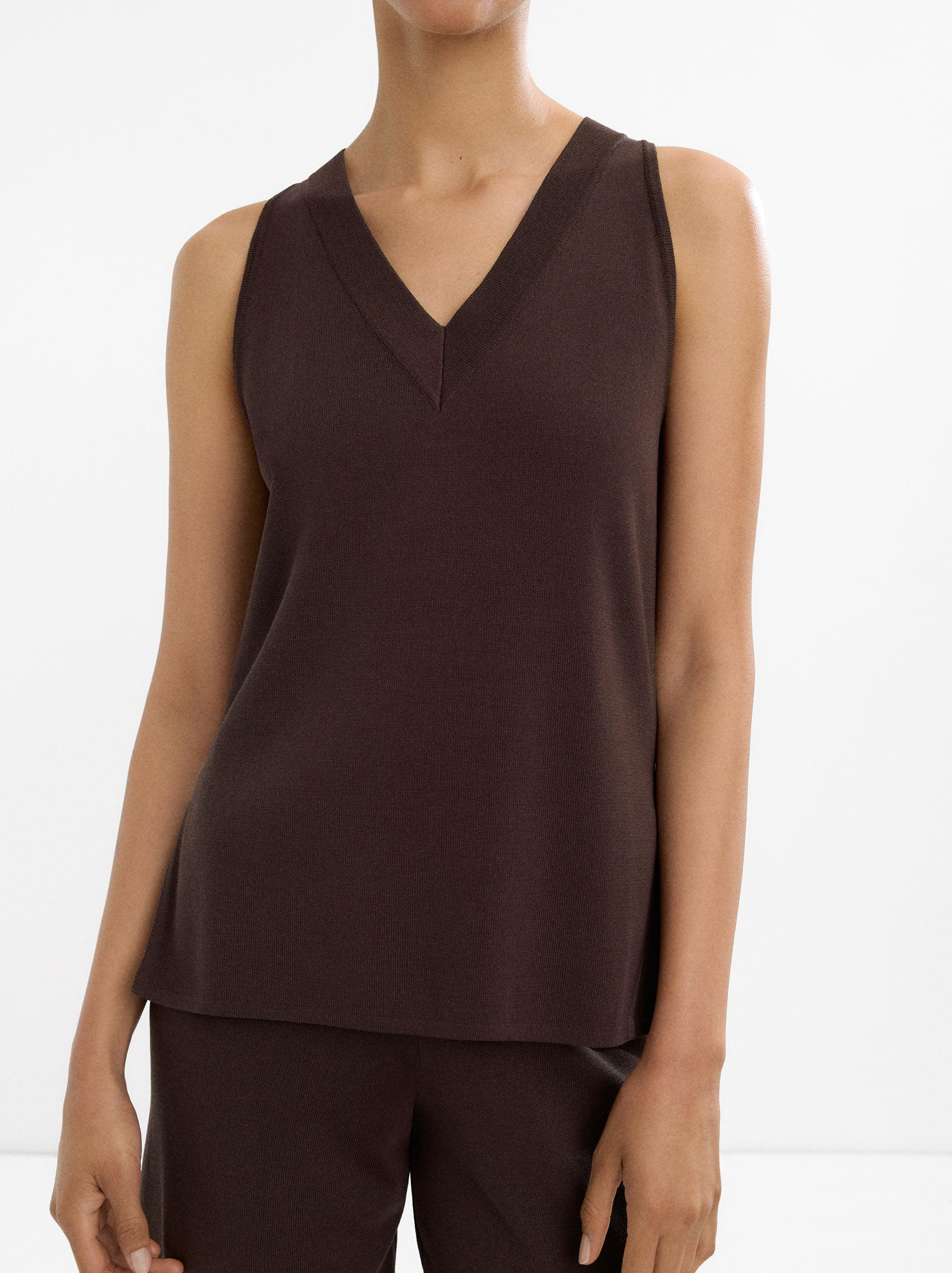 Top De Punto Con Cuello V