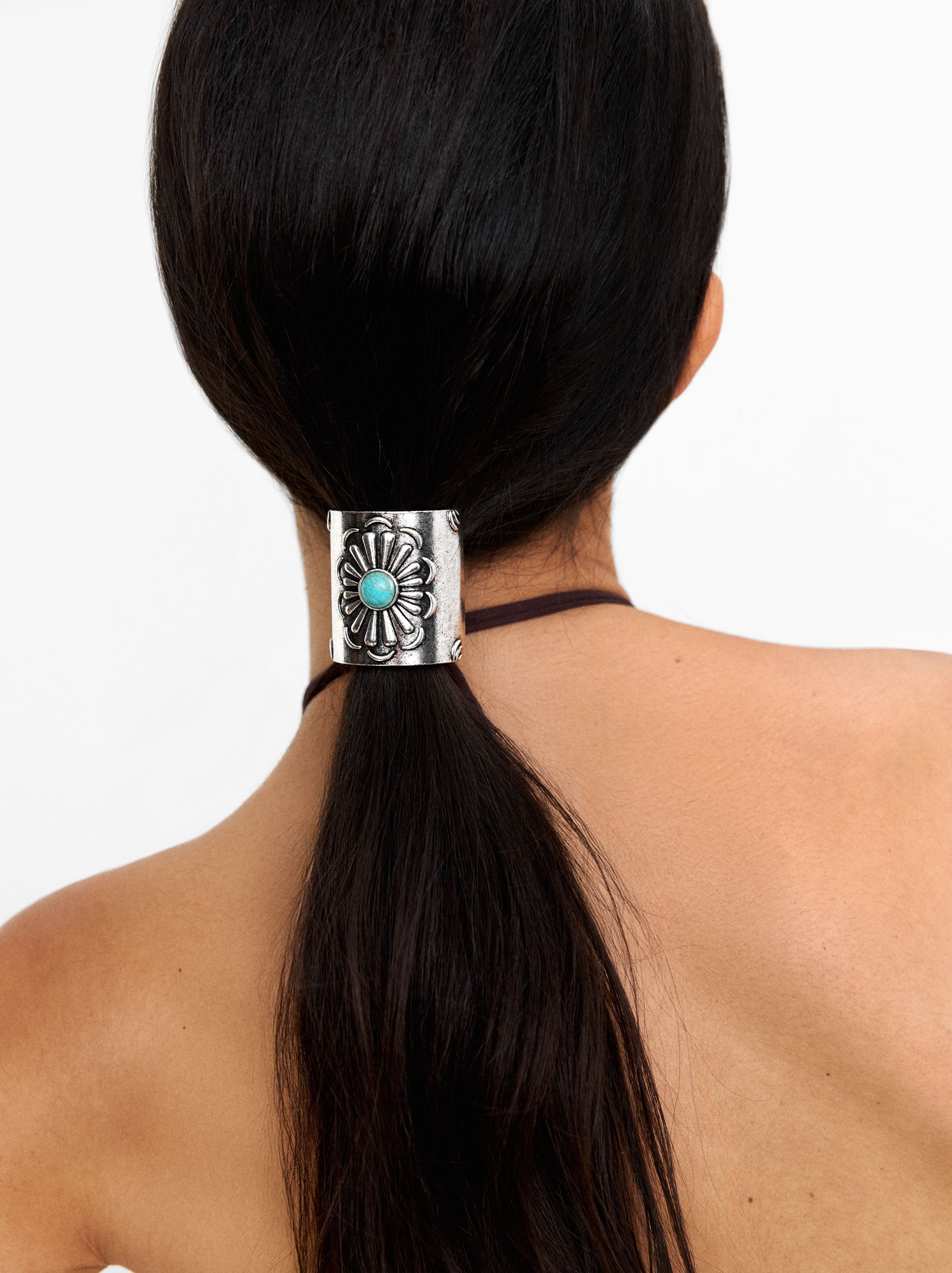 Elástico De Pelo Detalle Metálico Con Piedra