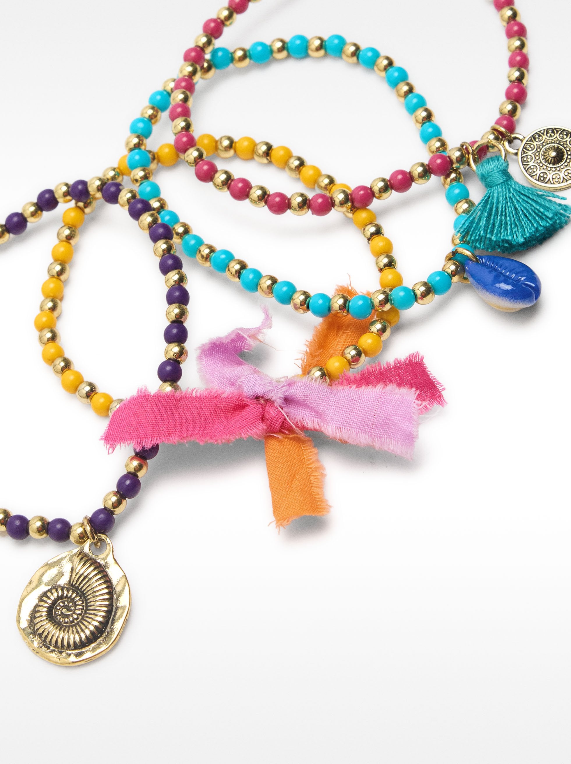 Set De Pulseras Elásticas Multicolor Con Charms