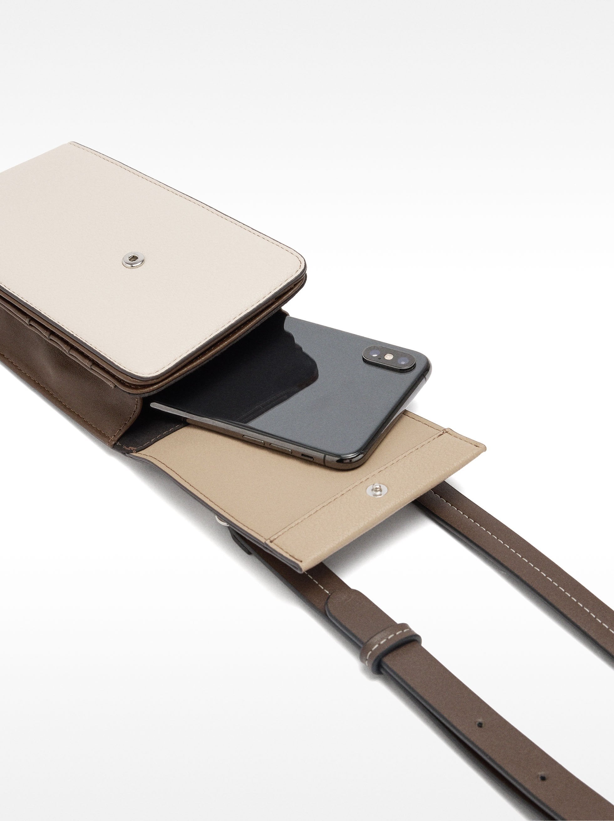 Bolsa Para Móvil Con Textura