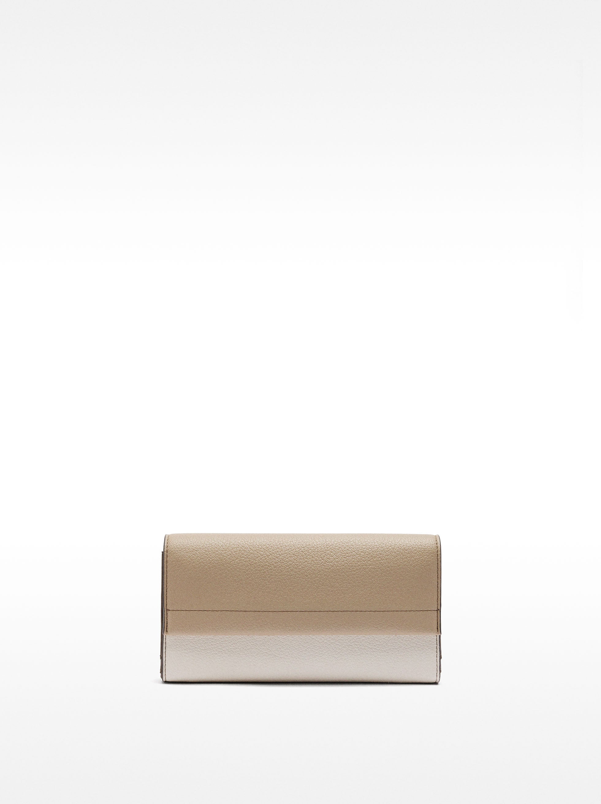 Cartera Con Textura Con Cierre De Solapa