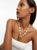 Collar Corto De Conchas Con Colgante