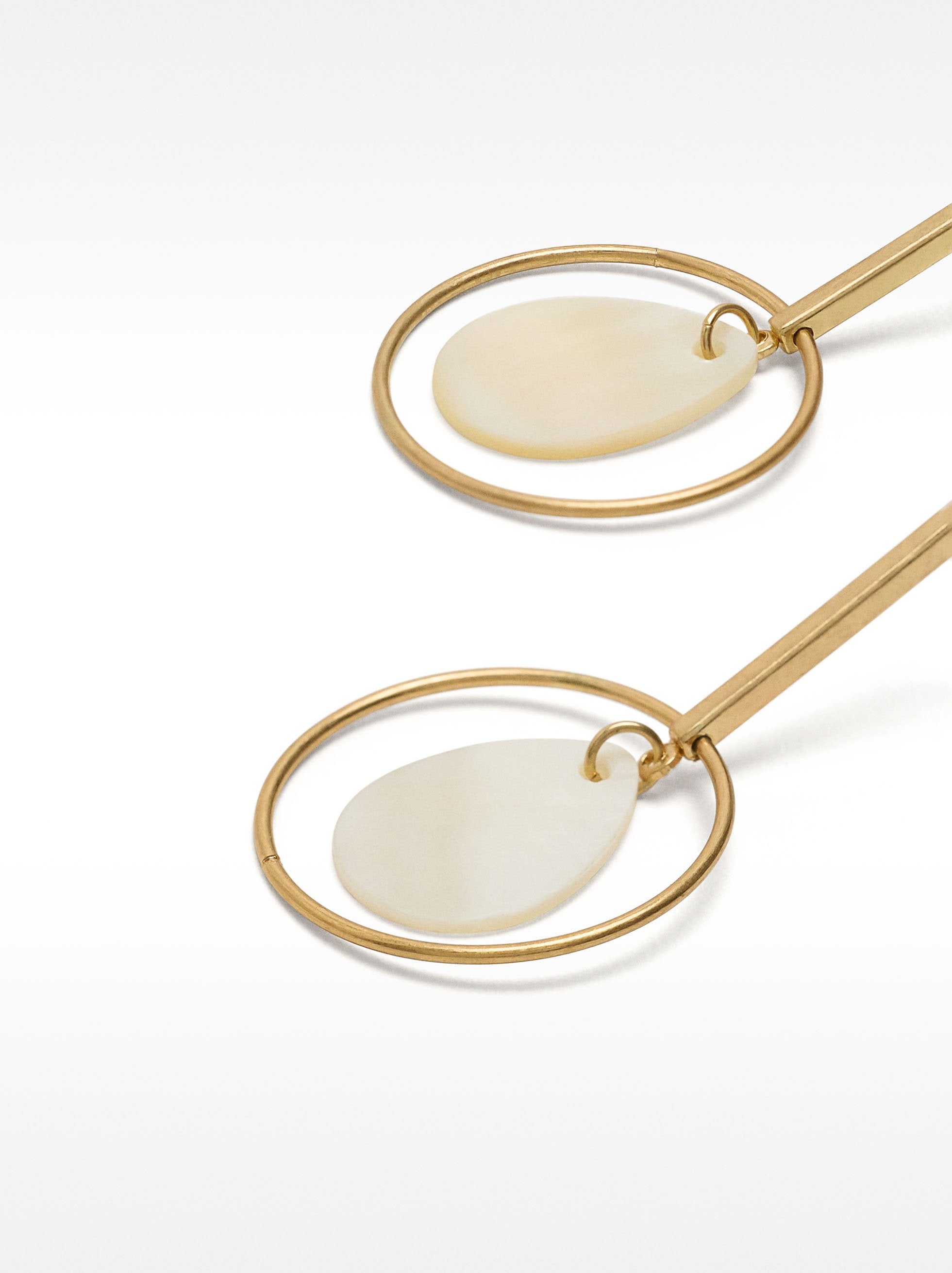 Pendientes De Barra Con Aro Y Conchas