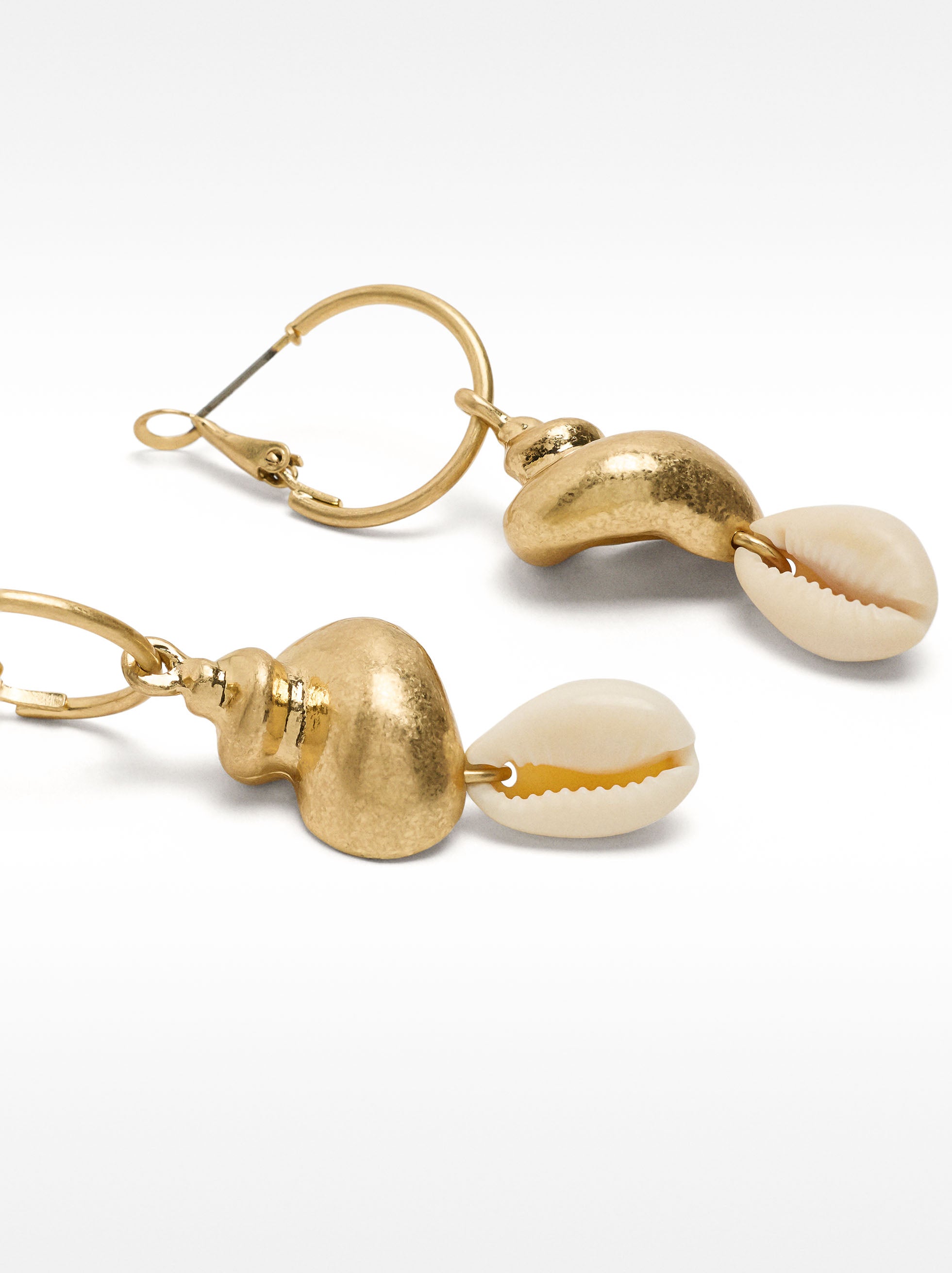Aros Con Colgantes De Concha