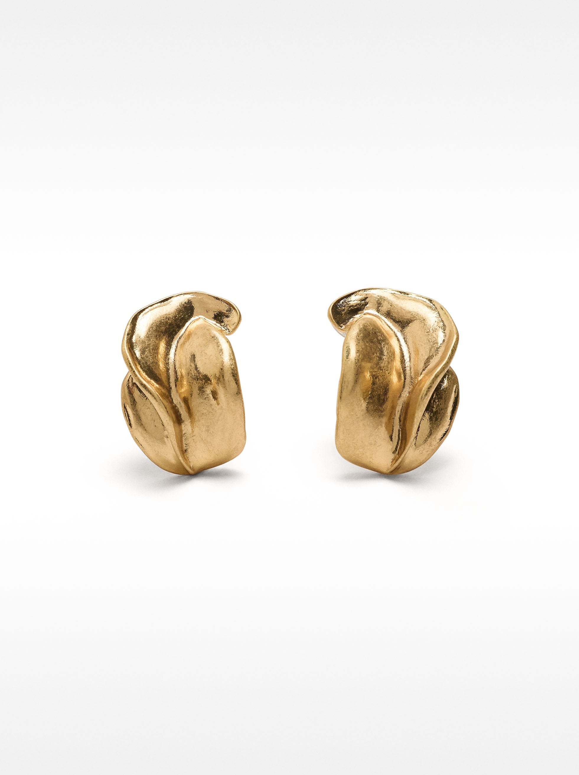 Pendientes Dorados Con Relieve