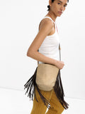 Bolso Bombonera De Rafia Con Flecos De Piel