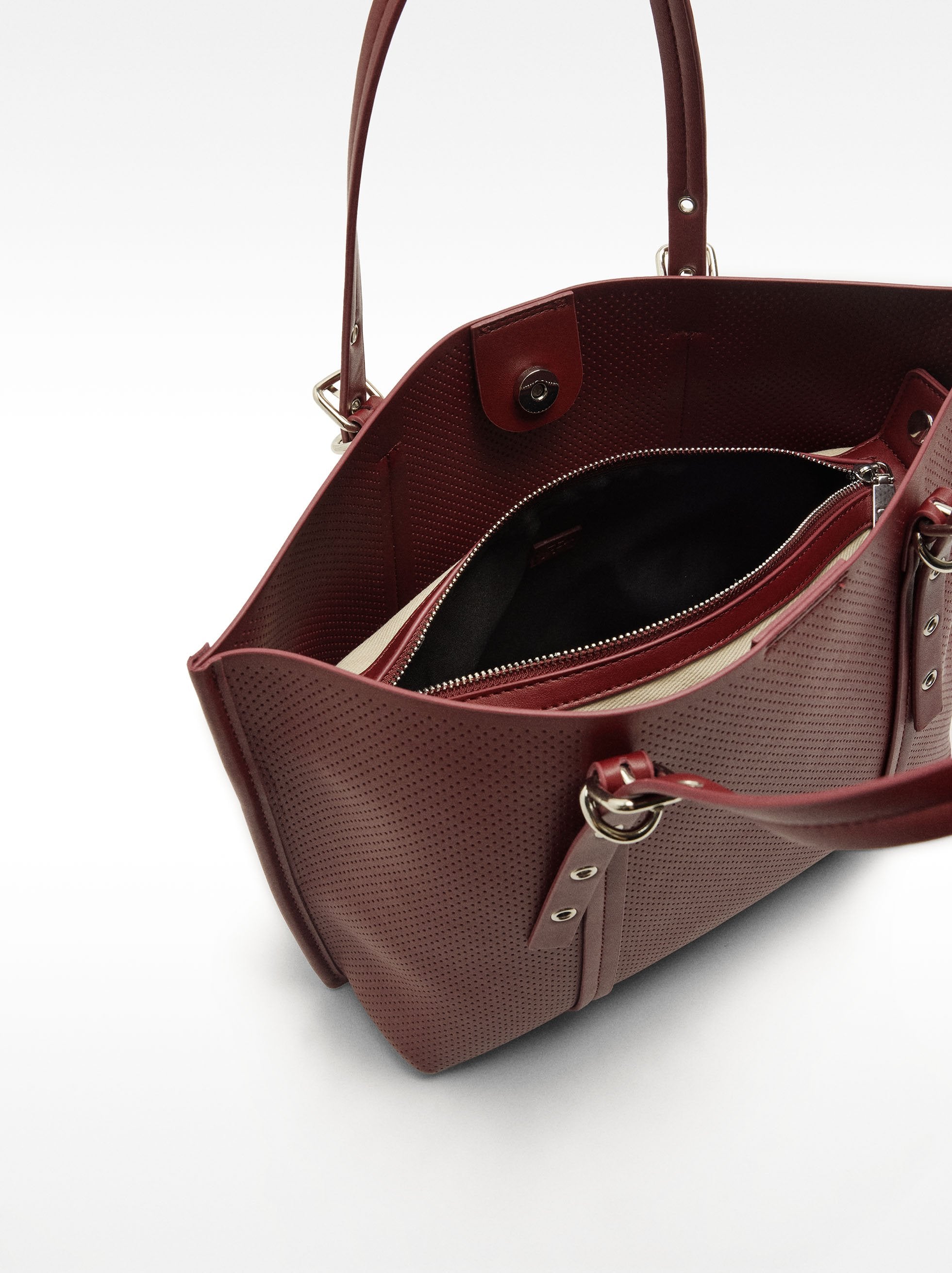 Bolso Shopper Perforado Con Bolso Extraíble