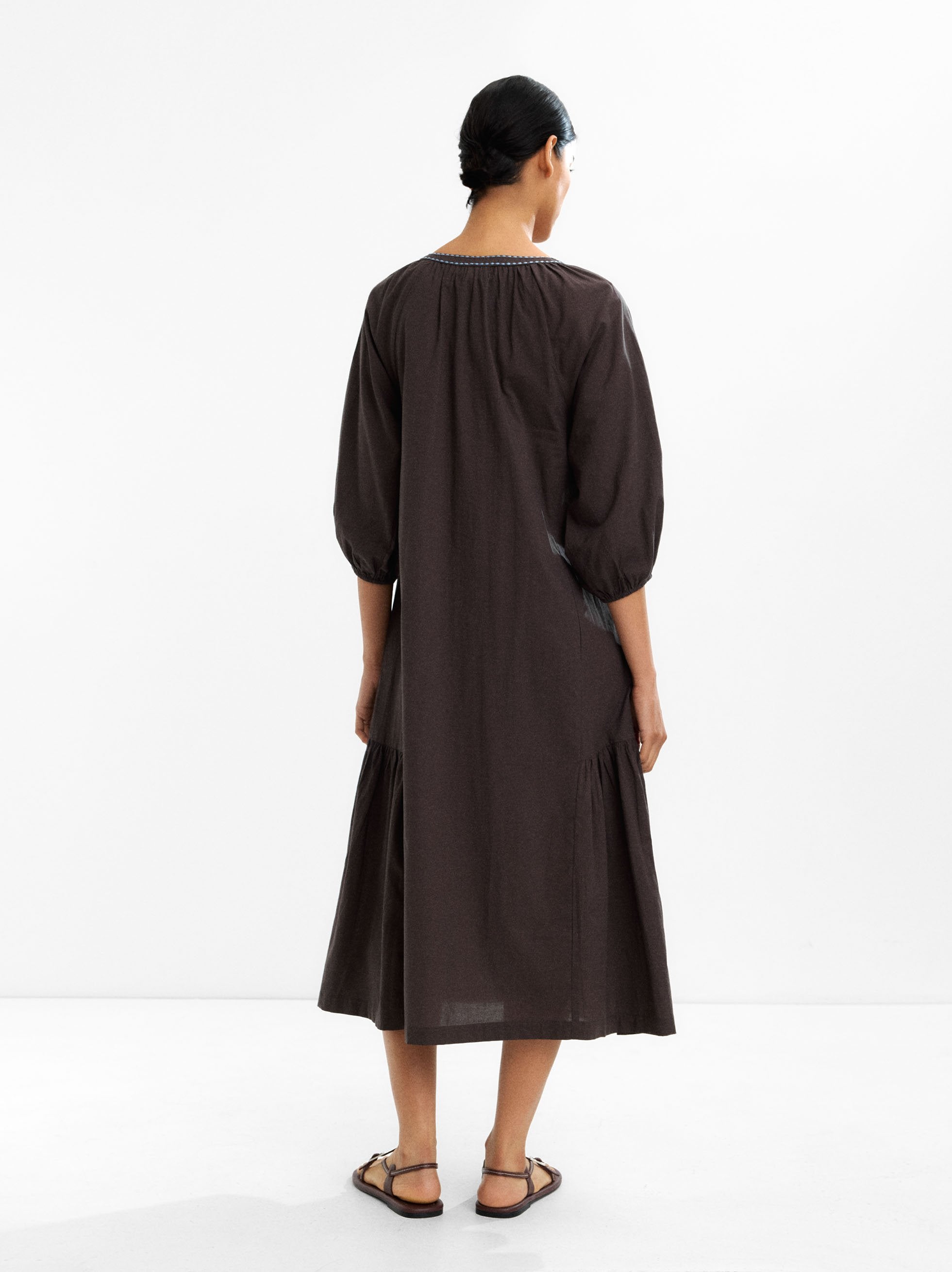 Vestido Midi Bordado 100% Algodón