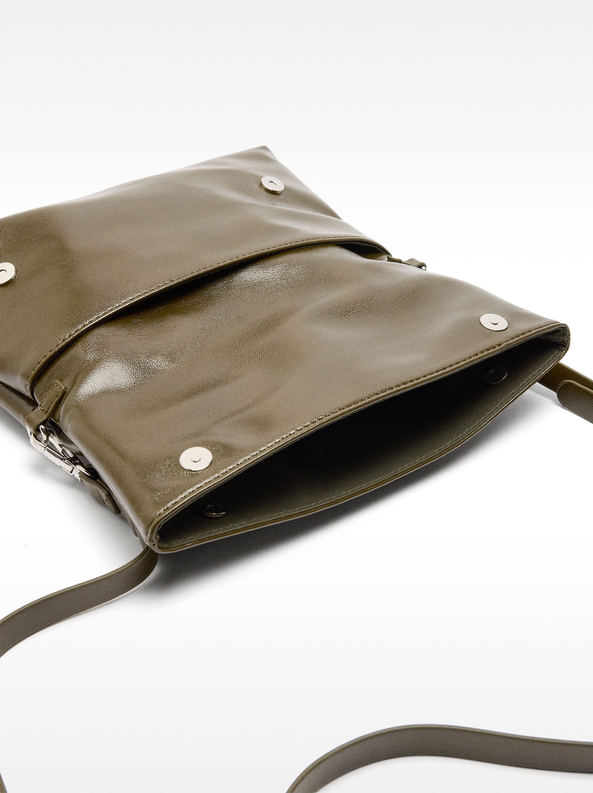 Bolso Bandolera Con Solapa Imantada