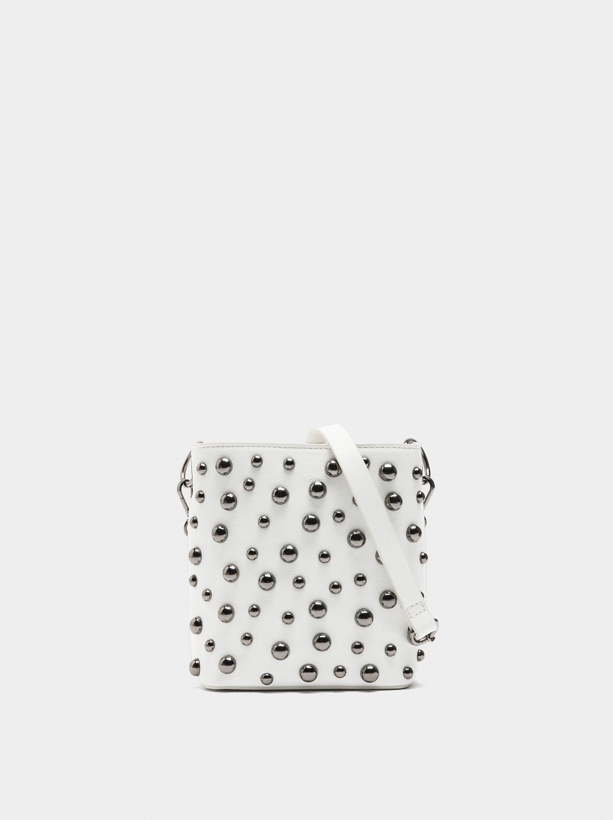 Bolso Bandolera Con Tachuelas