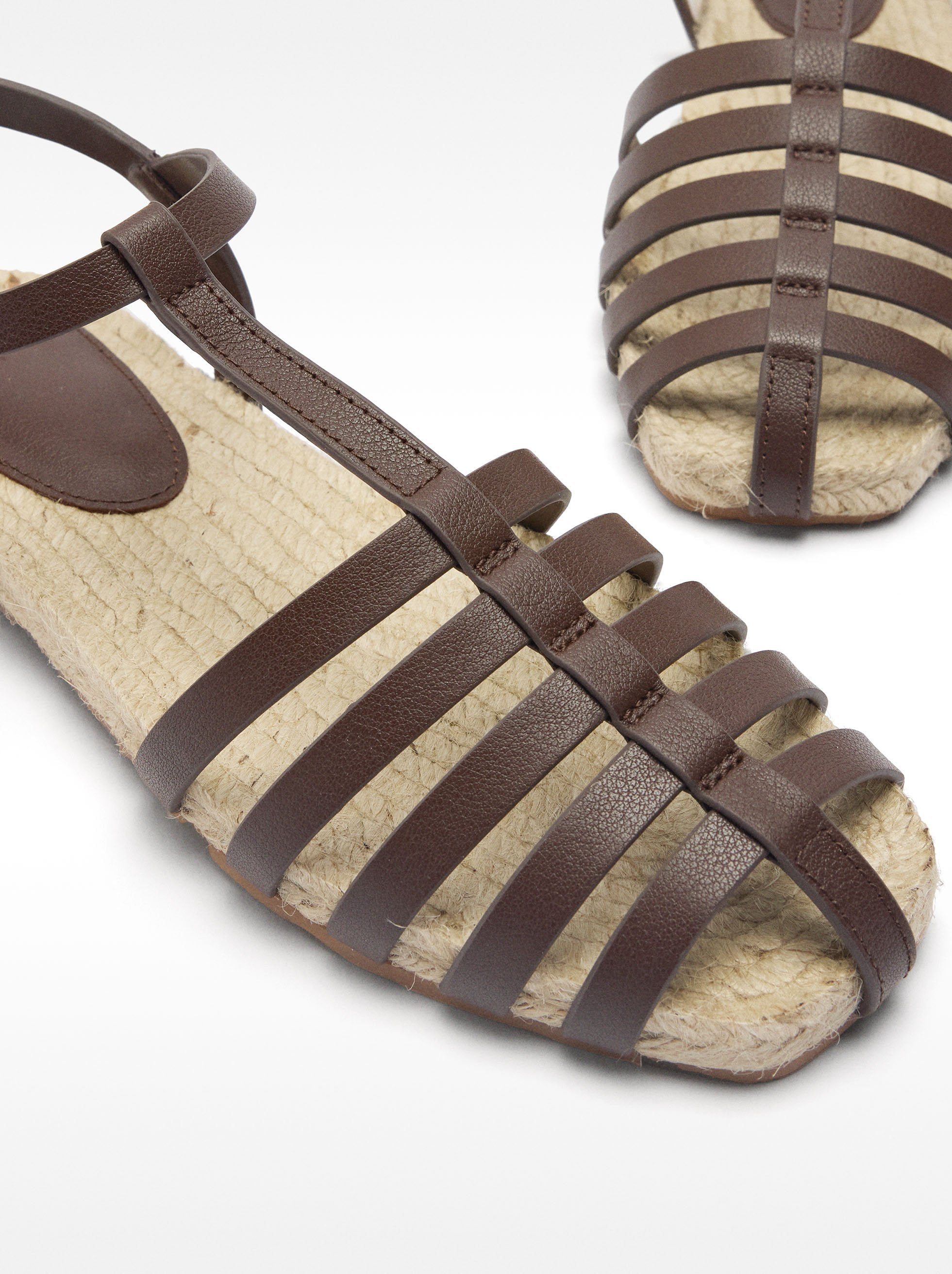 Sandalias De Piel Con Tiras Y Yute