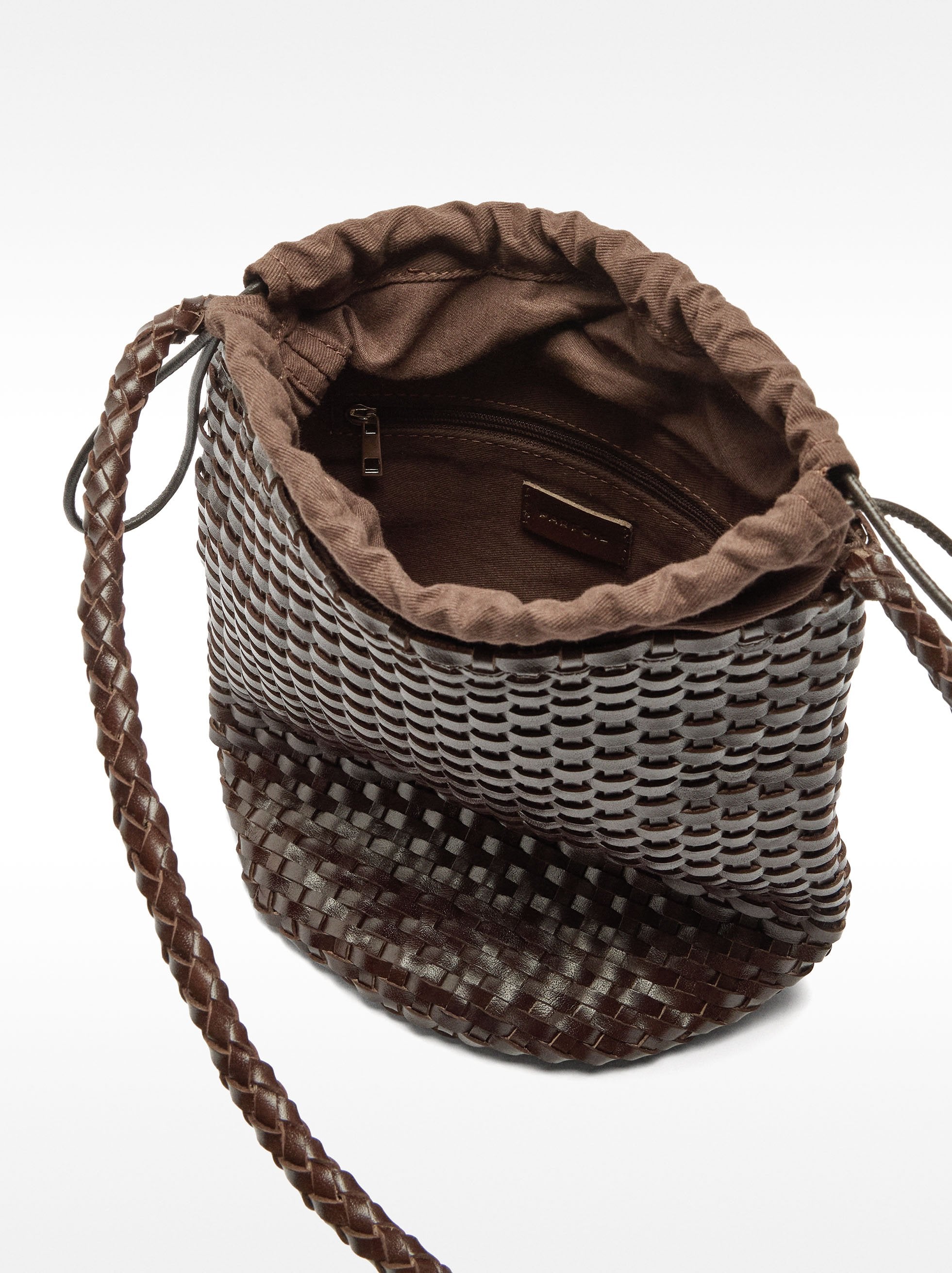 Bolso Bombonera De Piel Trenzada