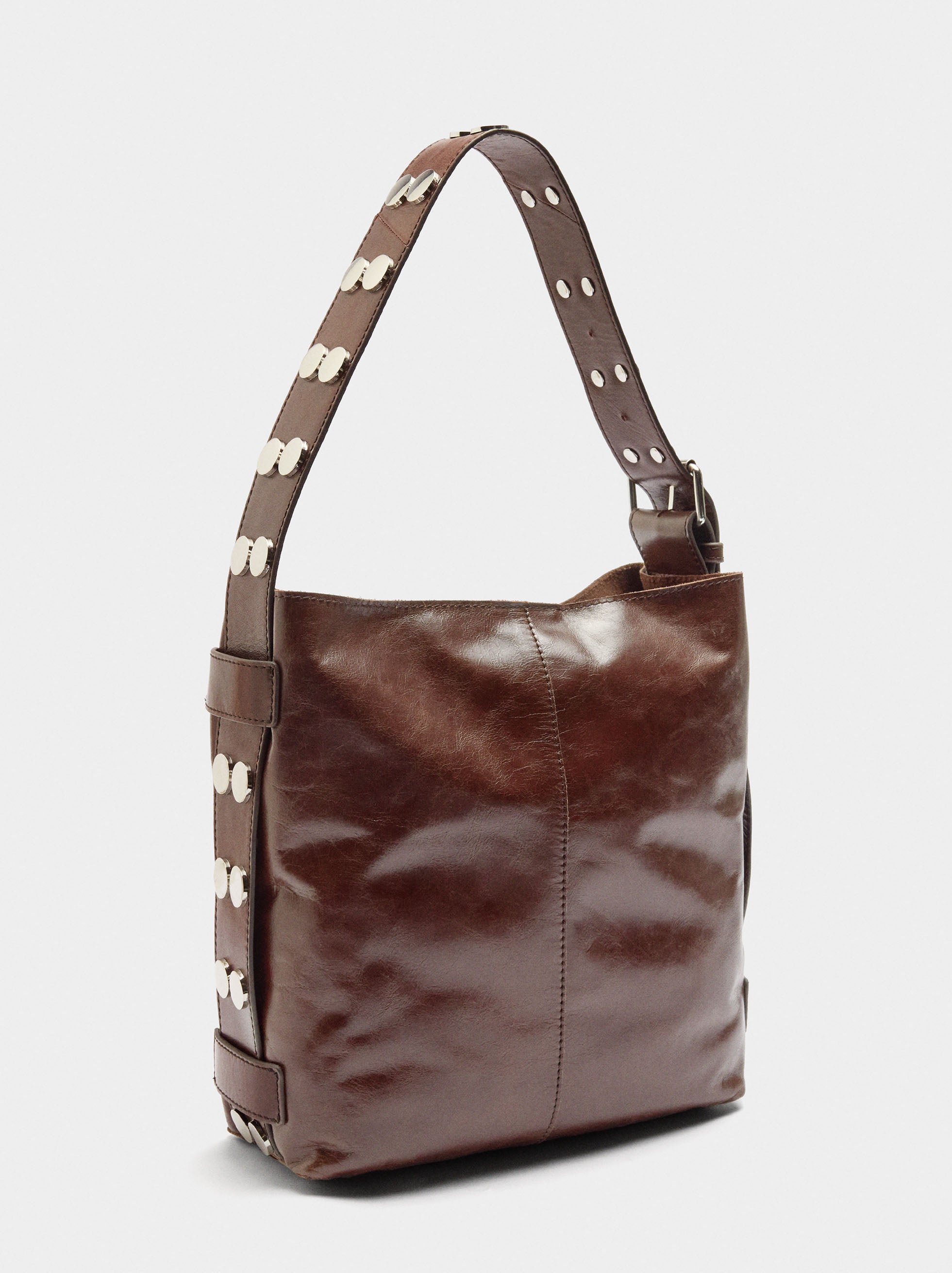 Bolso De Hombro De Piel Con Tachuelas