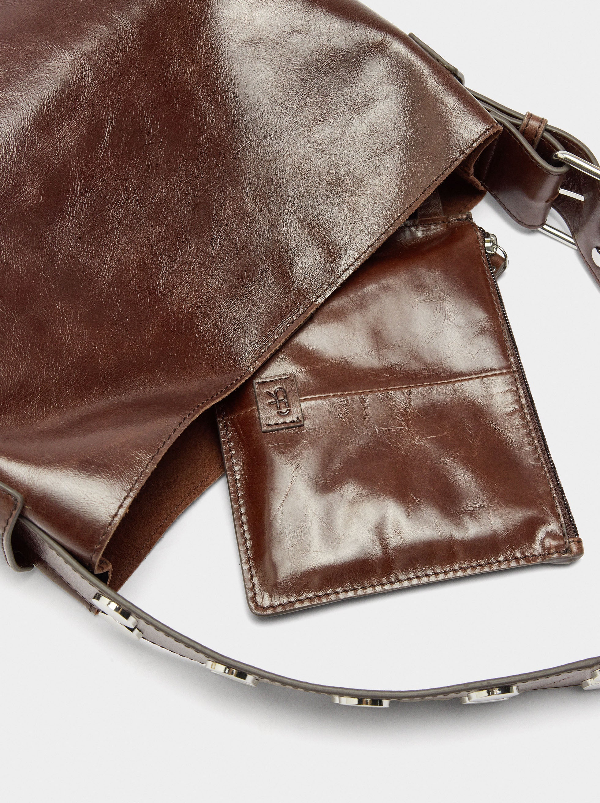 Bolso De Hombro De Piel Con Tachuelas