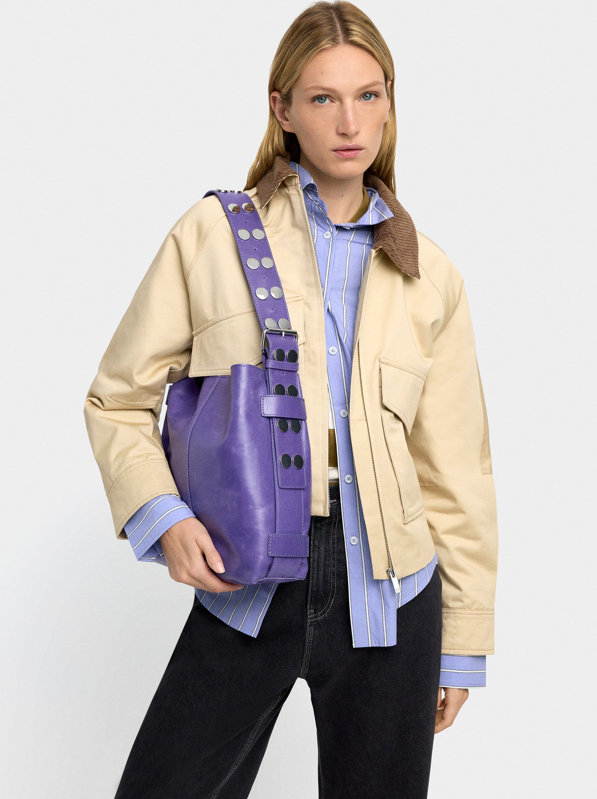 Bolso De Hombro De Piel Con Tachuelas