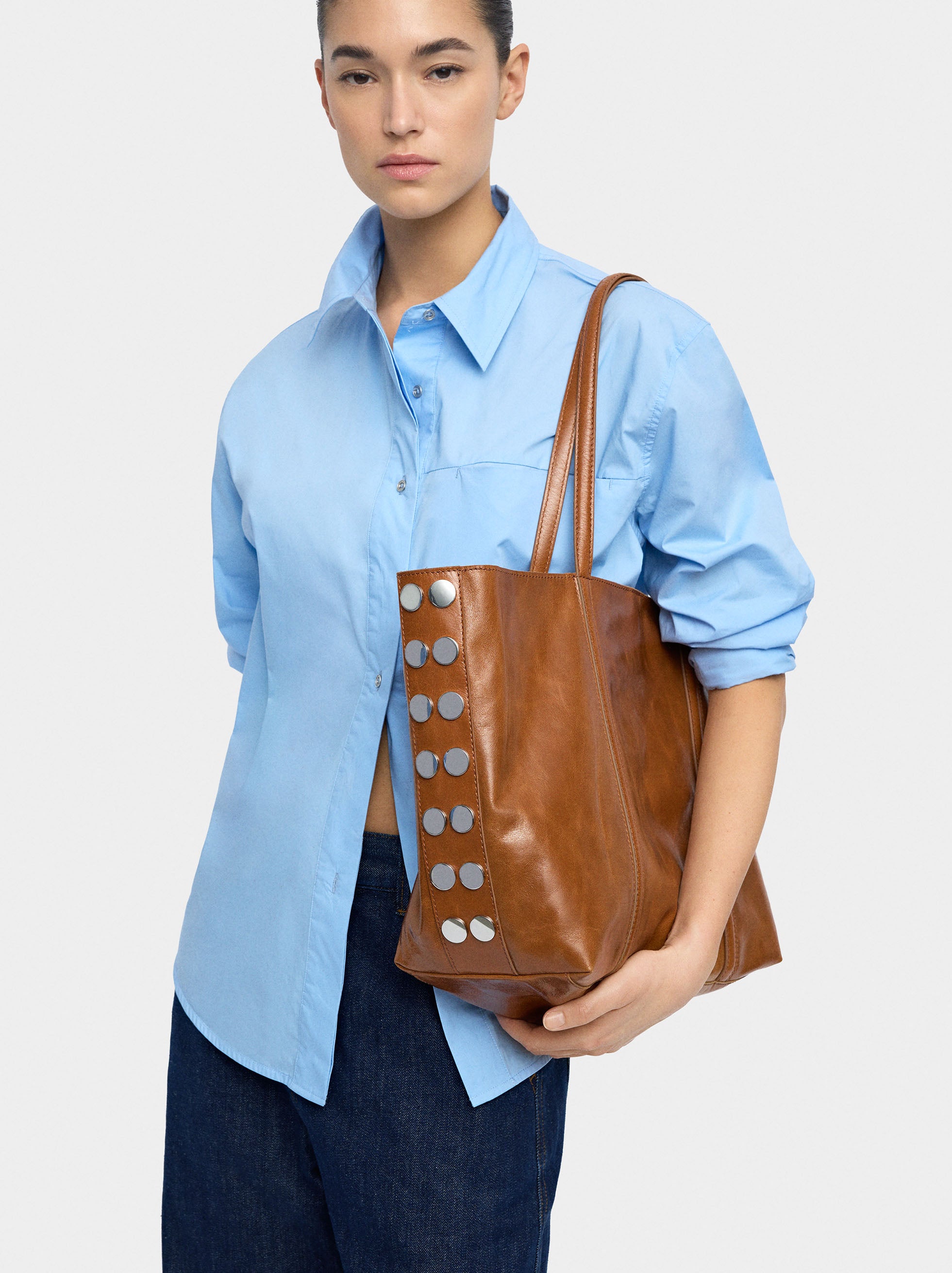 Bolso Shopper De Piel Con Tachuelas