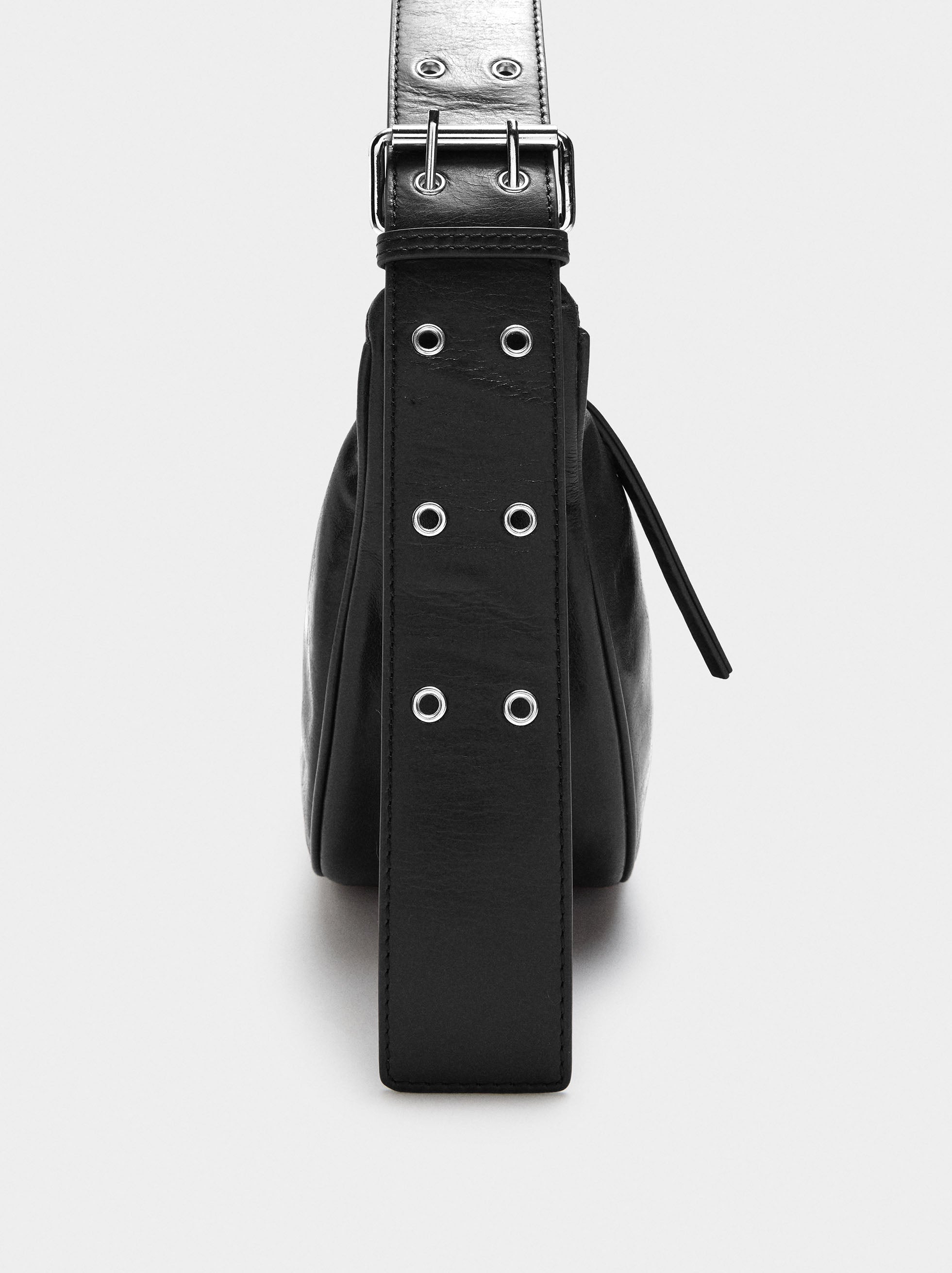 Bolso Hobo De Piel Con Tachuelas